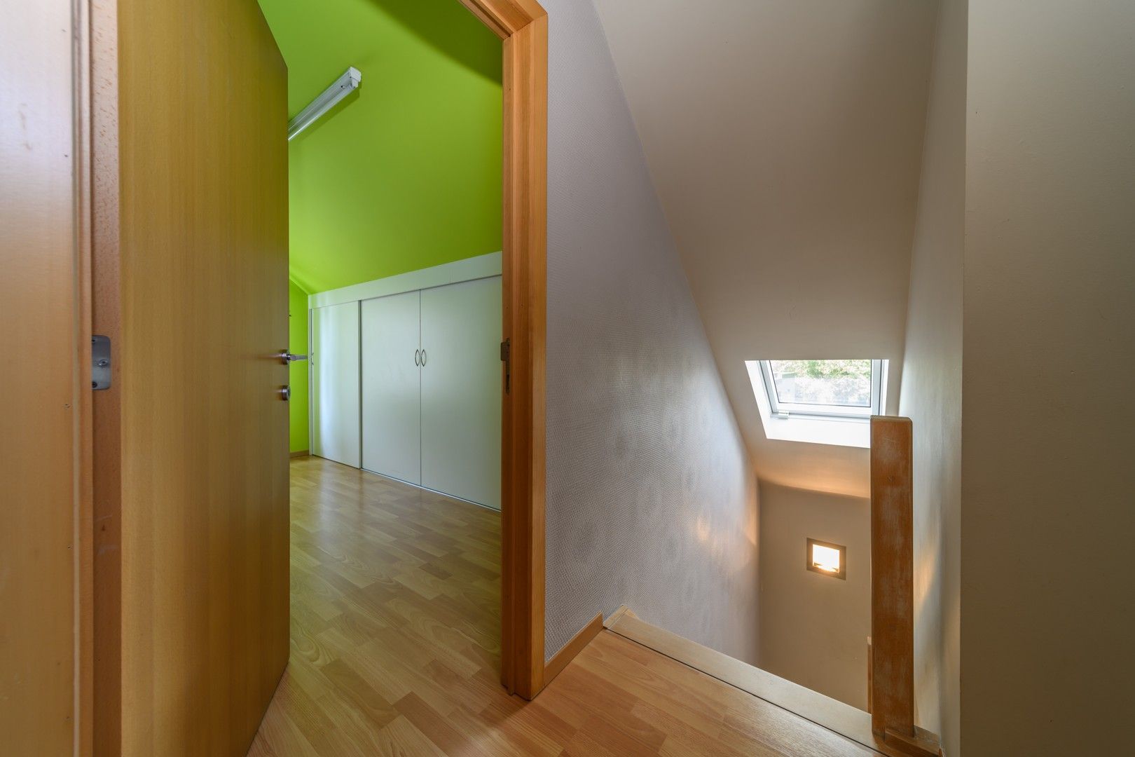 Rustig gelegen gezinswoning met extra woonunit foto 13