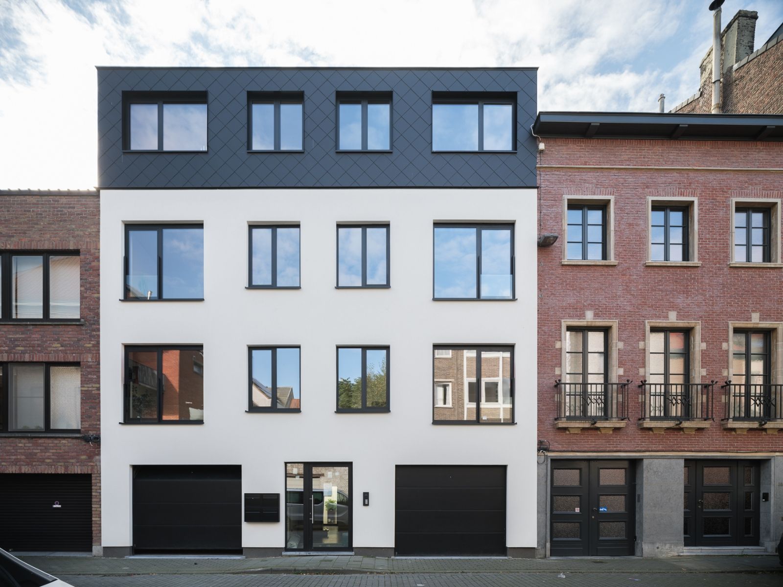 Lichtrijk gerenoveerd 2 slaapkamerappartement vlakbij Gent centrum foto 4