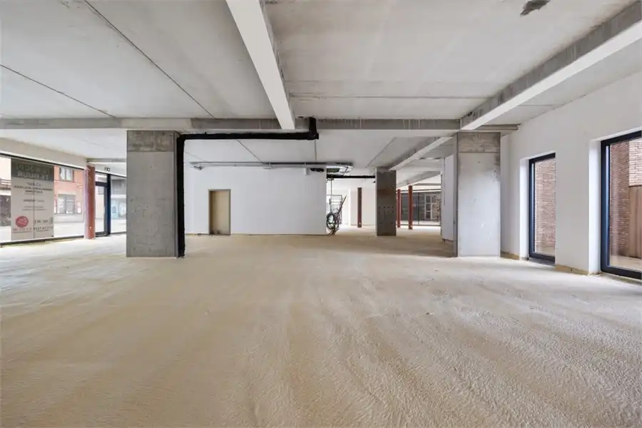 UNIEK CASCO HANDELSPAND VAN 238M² OP EEN TOPLOCATIE IN HASSELT foto 17