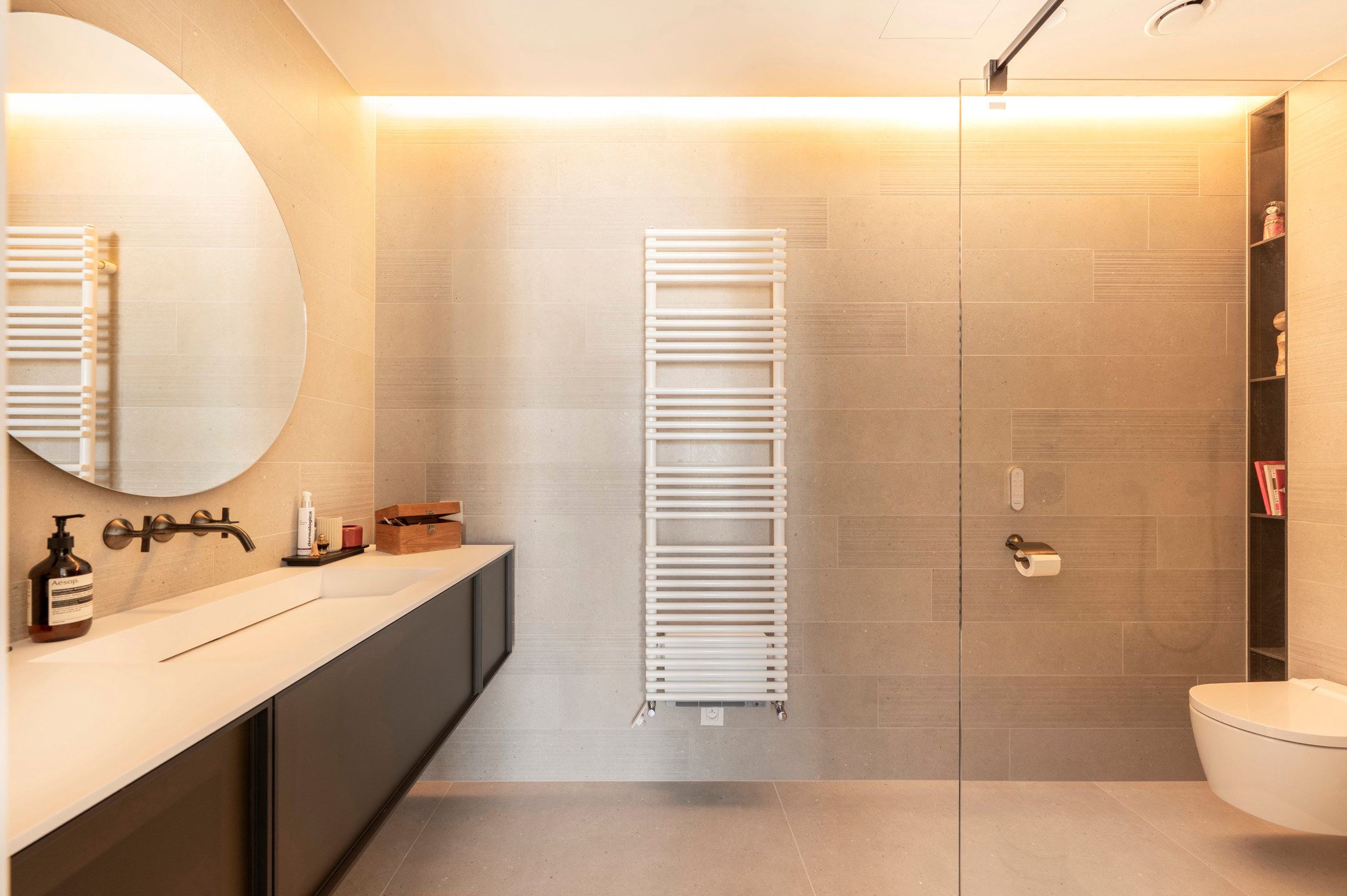 ANTWERPEN - Tijdloos en klassevol aan de Scheldekaaien foto 11