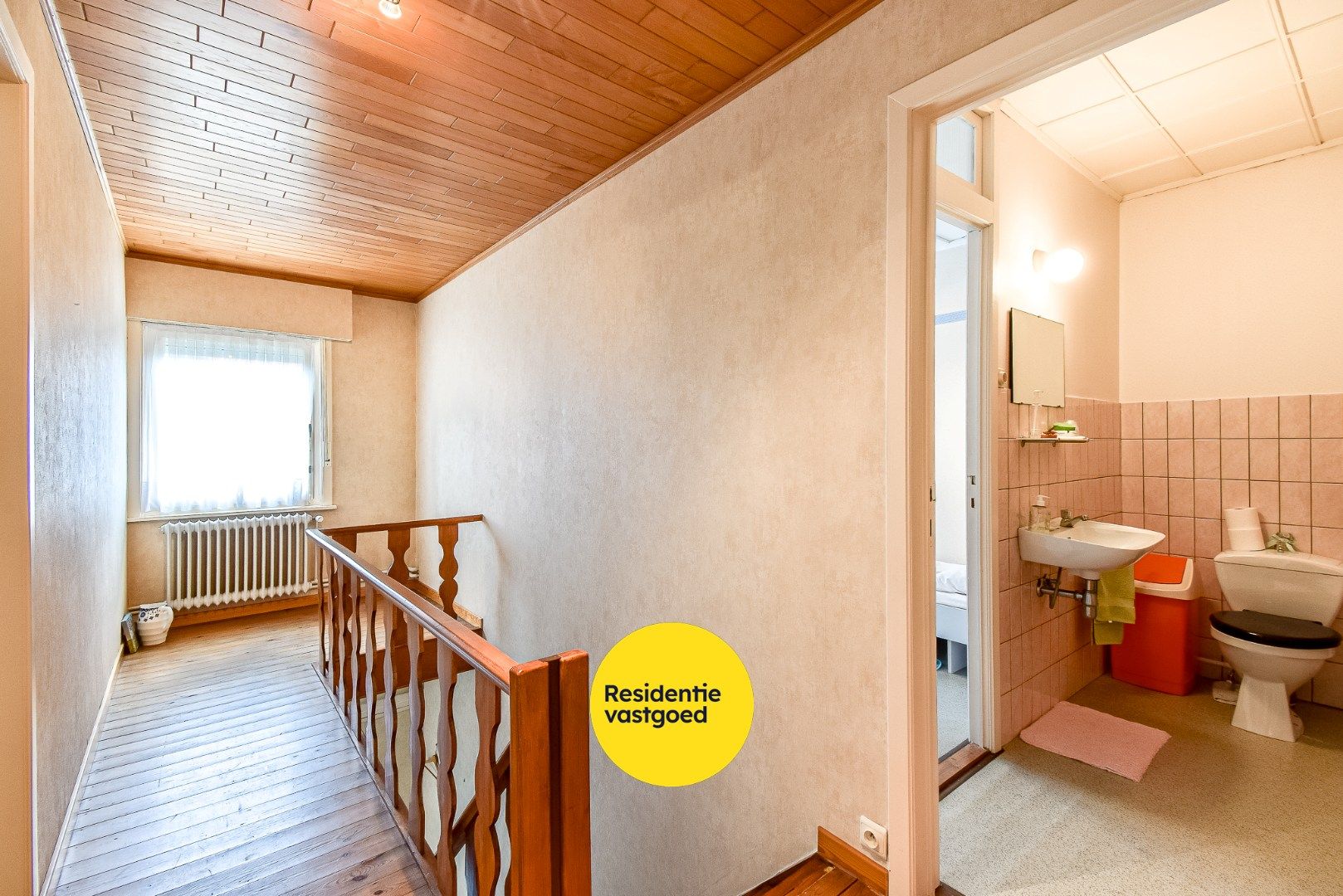 Ruim gesloten gezinswoning met inpandige garage en 4 slaapkamers in centrum Gistel foto 10