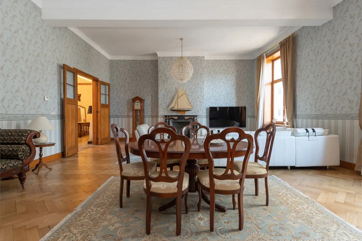 Riant appartement (220m²) met fantastische originele elementen in Residence Maritime met giga terras (35m²) en optionele parking op toplocatie aan de Meir/Handelsbeurs in hartje Antwerpen foto 9
