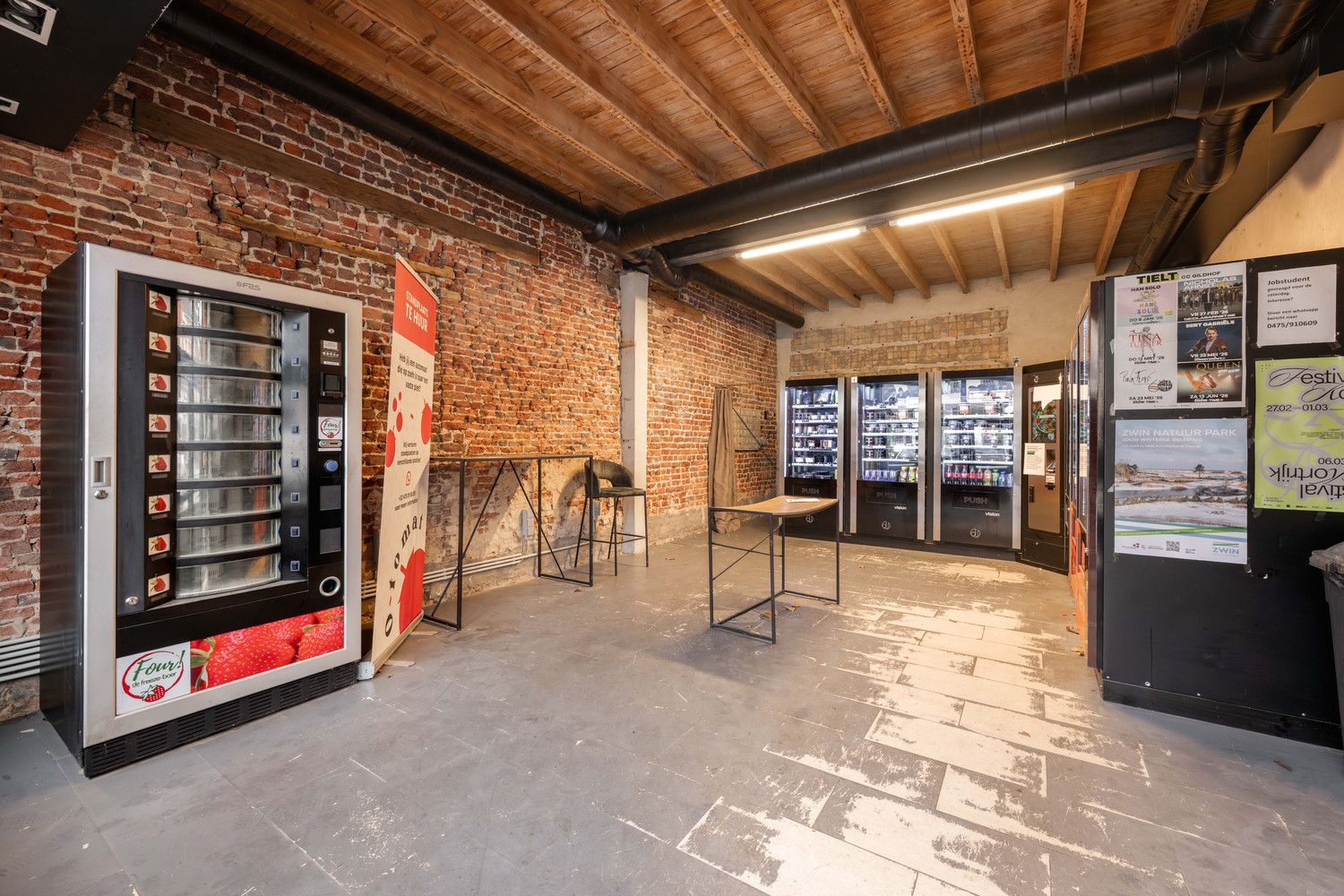 Handelsruimte met woonst te Ruiselede. foto 3