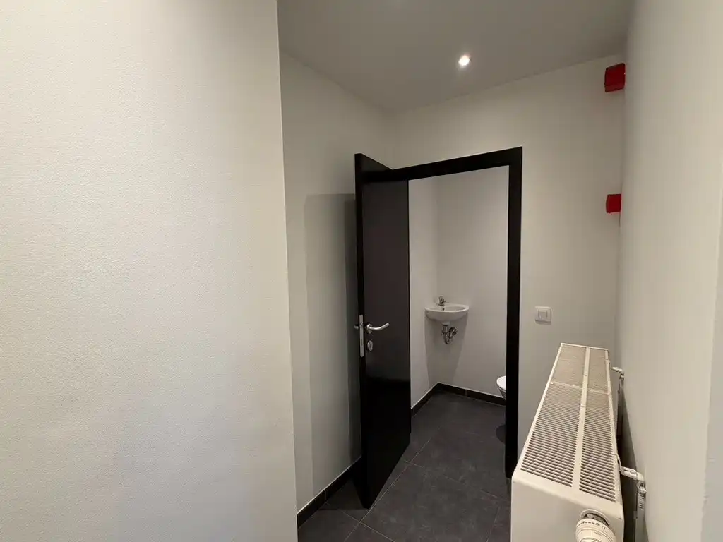 Commerciële ruimte te huur foto 6