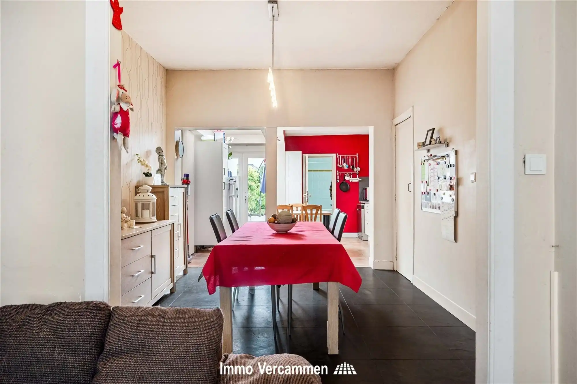 Deels gemoderniseerde woning te Duffel-West foto 4