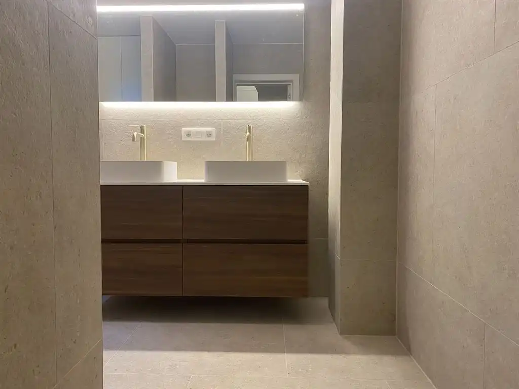 Duplex appartement in het centrum van 's-Gravenwezel foto 3