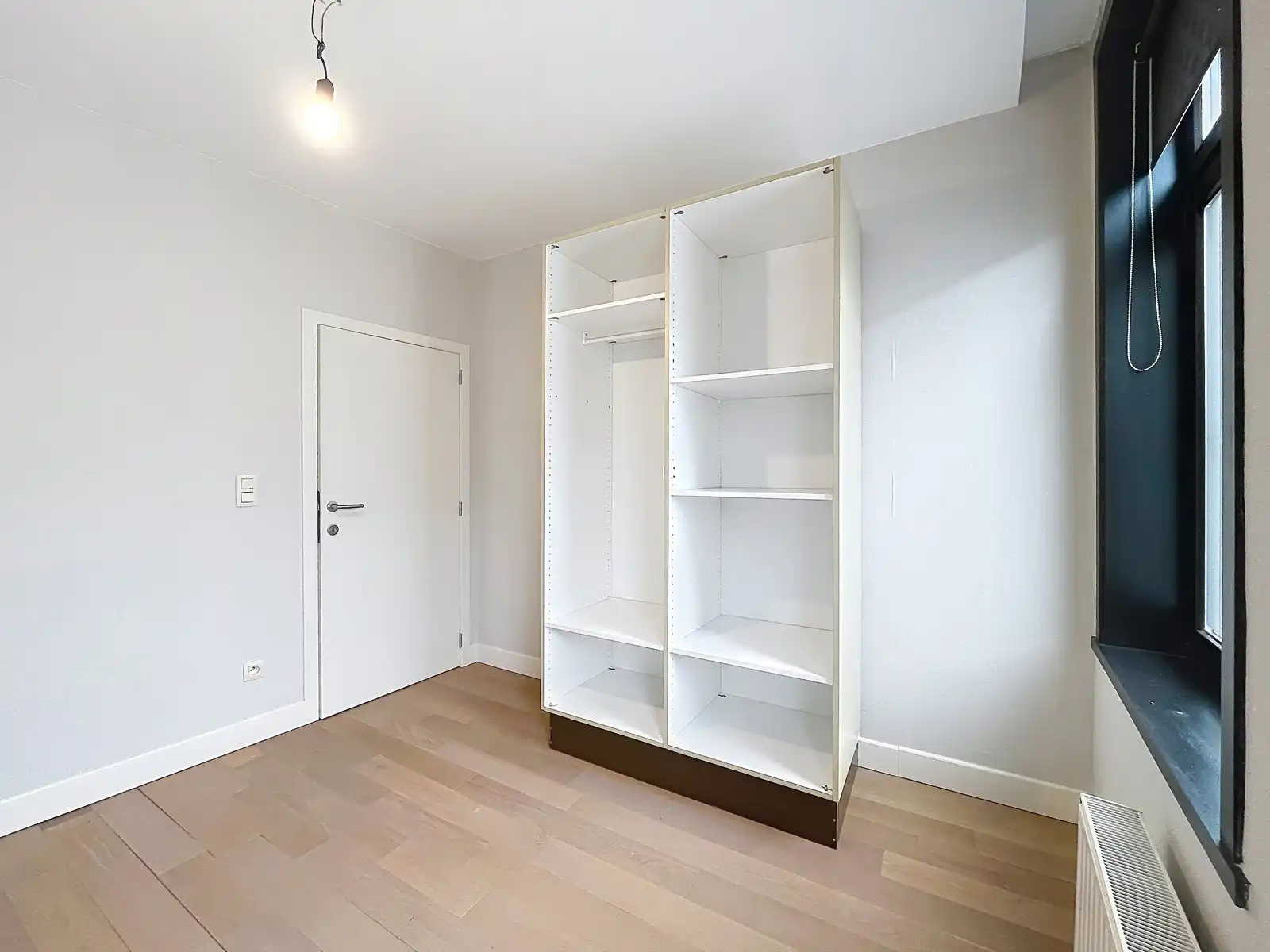 Authentieke woning met 2 slaapkamers in centrum Bree.  foto 17