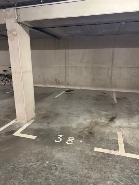 GARAGE/PARKING te BRUGGE foto 11