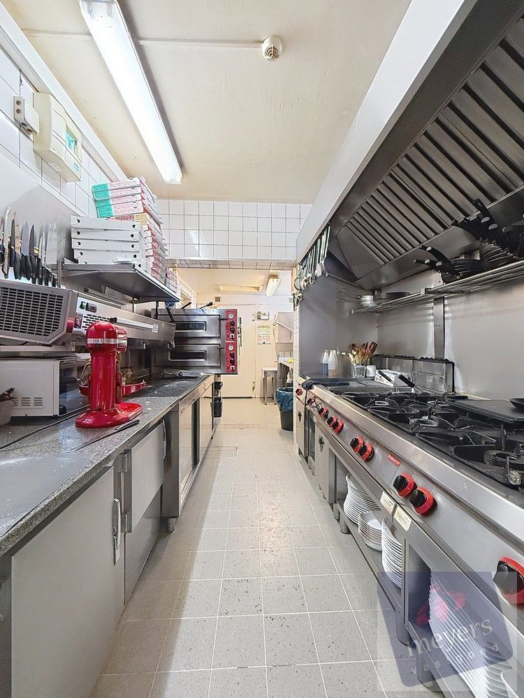 Handelspand met woonst op toplocatie in Hasselt foto 9