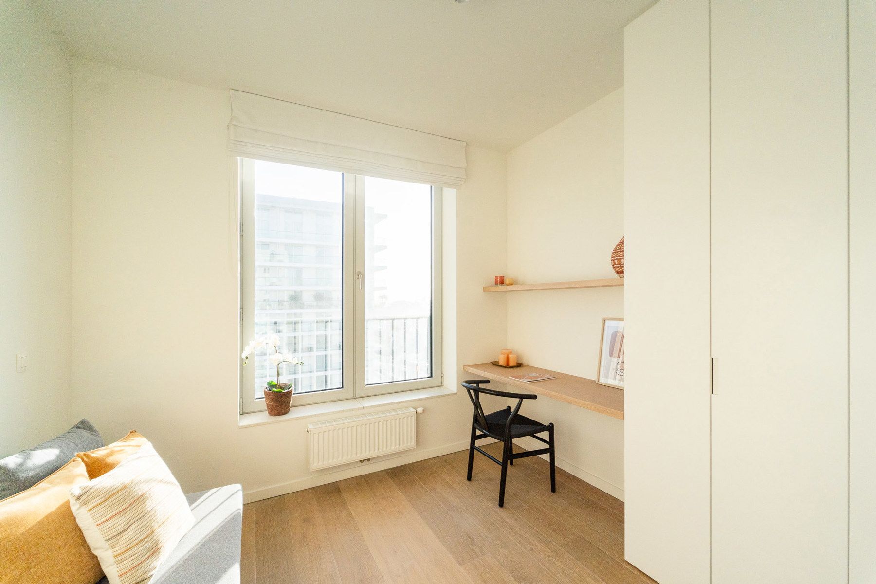 Gemeubeld appartement met 2slpks op 12e verdiep, 't Eilandje foto 10