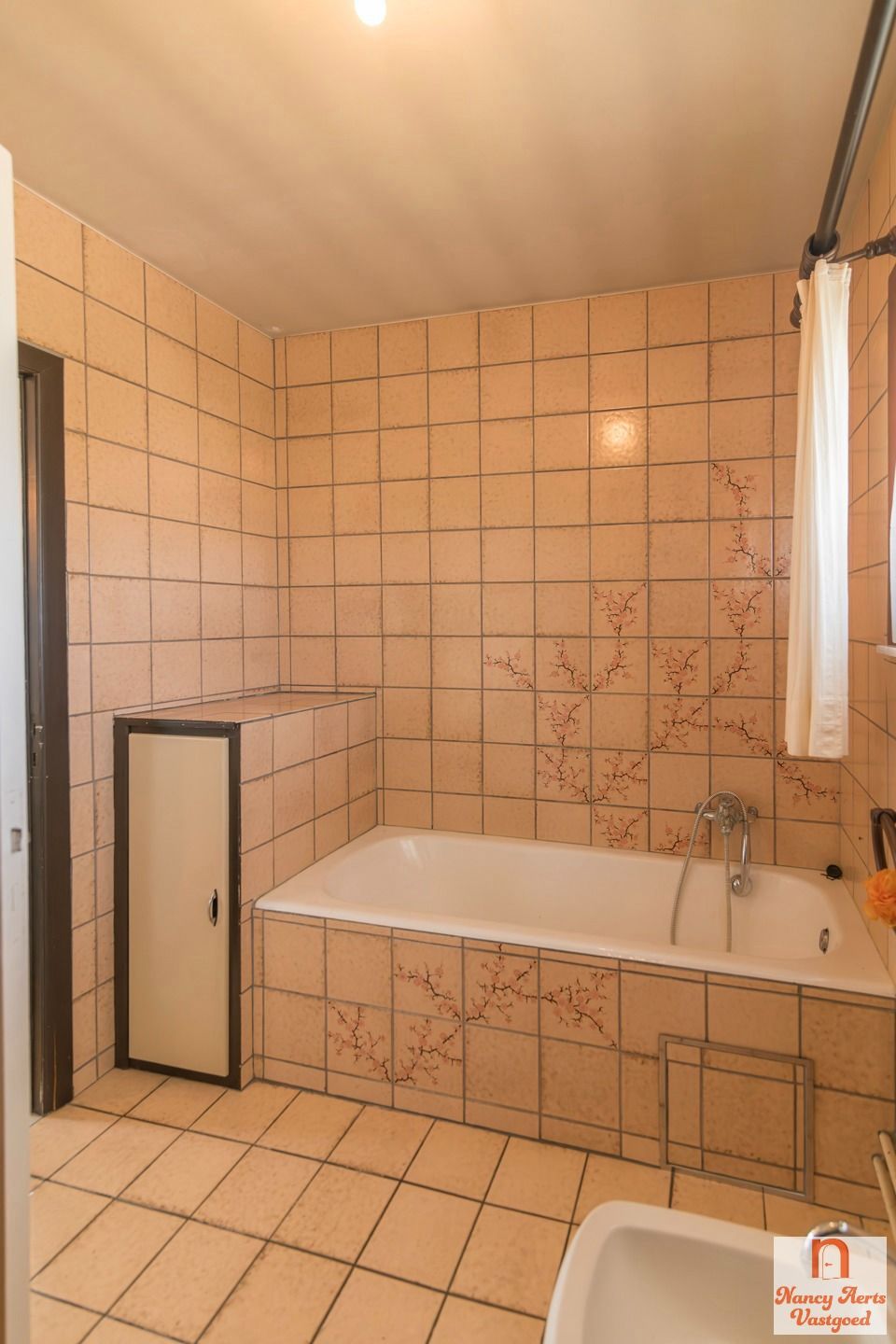 Charmante woning met grote tuin en renovatiemogelijkheden foto 29