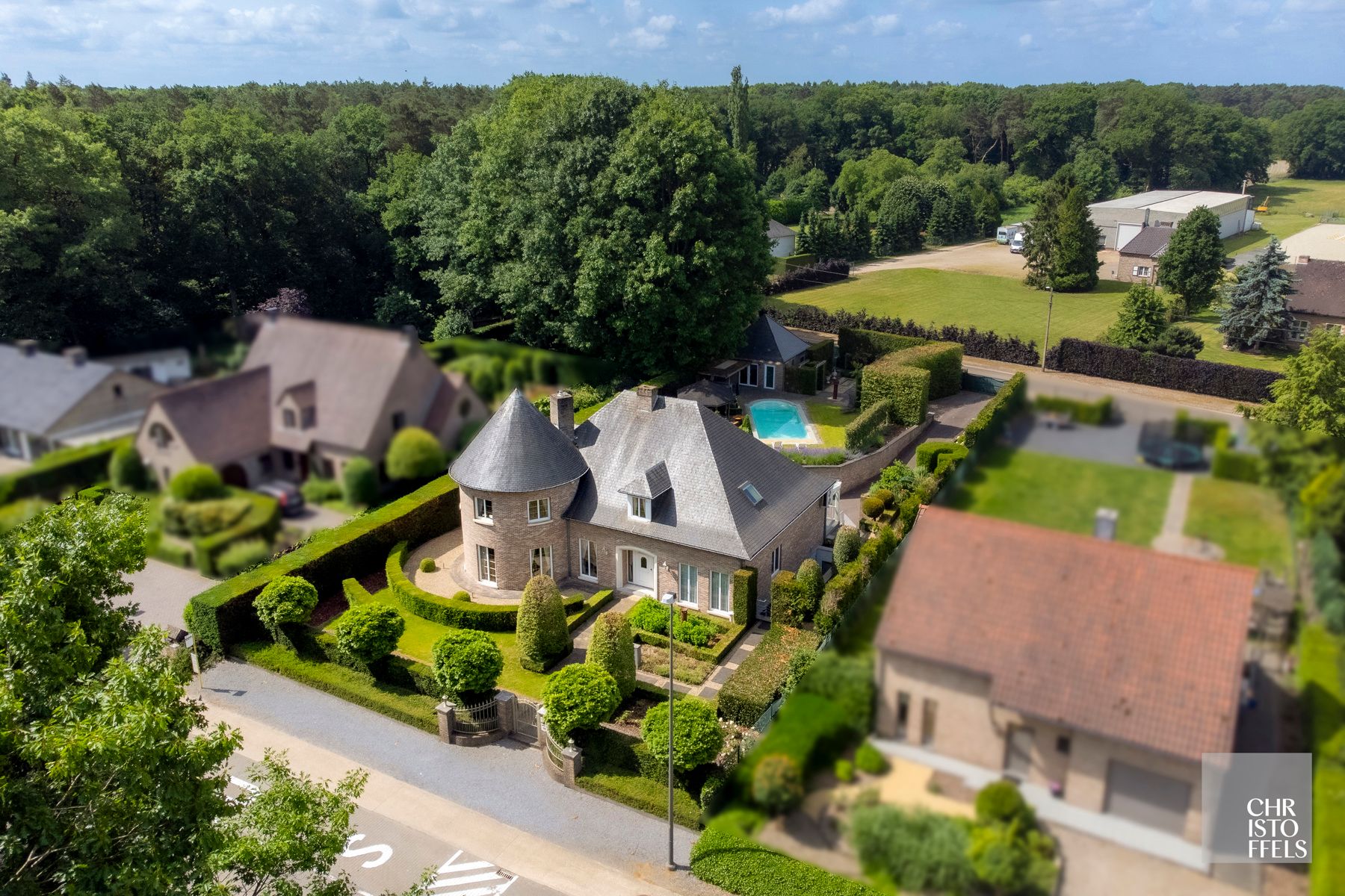 Karakteristieke villa met praktijkruimte en buitenzwembad op zuidgericht perceel van 1.565 m² foto 7
