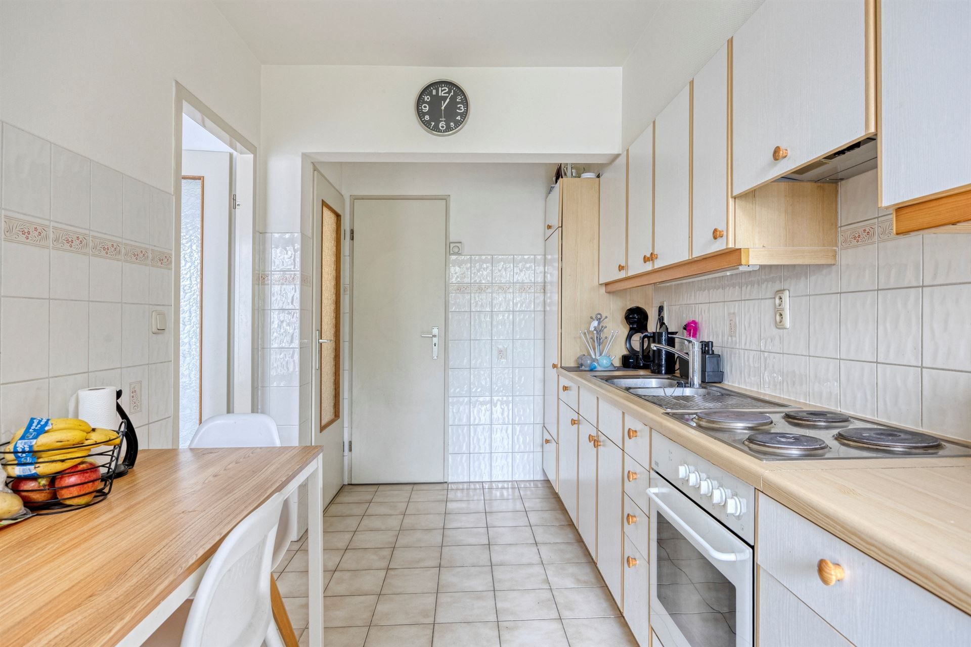 Ruim 2-slaapkamers appartement in goede staat + 30.000 EUR (dubbele garage) foto 9