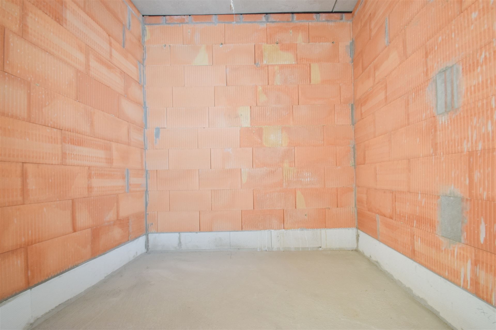 Casco gelijkvloers appartement met tuin & autostaanplaats. foto 10