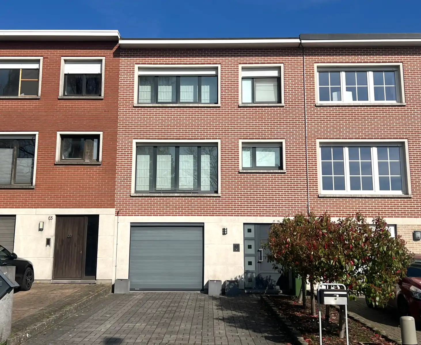 Gunstig gelegen bel-etagewoning met 3 SLP, 2 BK en tuin. foto {{pictureIndex}}