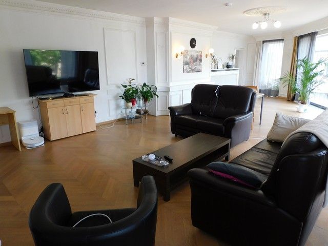 Ruim appartement met terras in het centrum foto 3