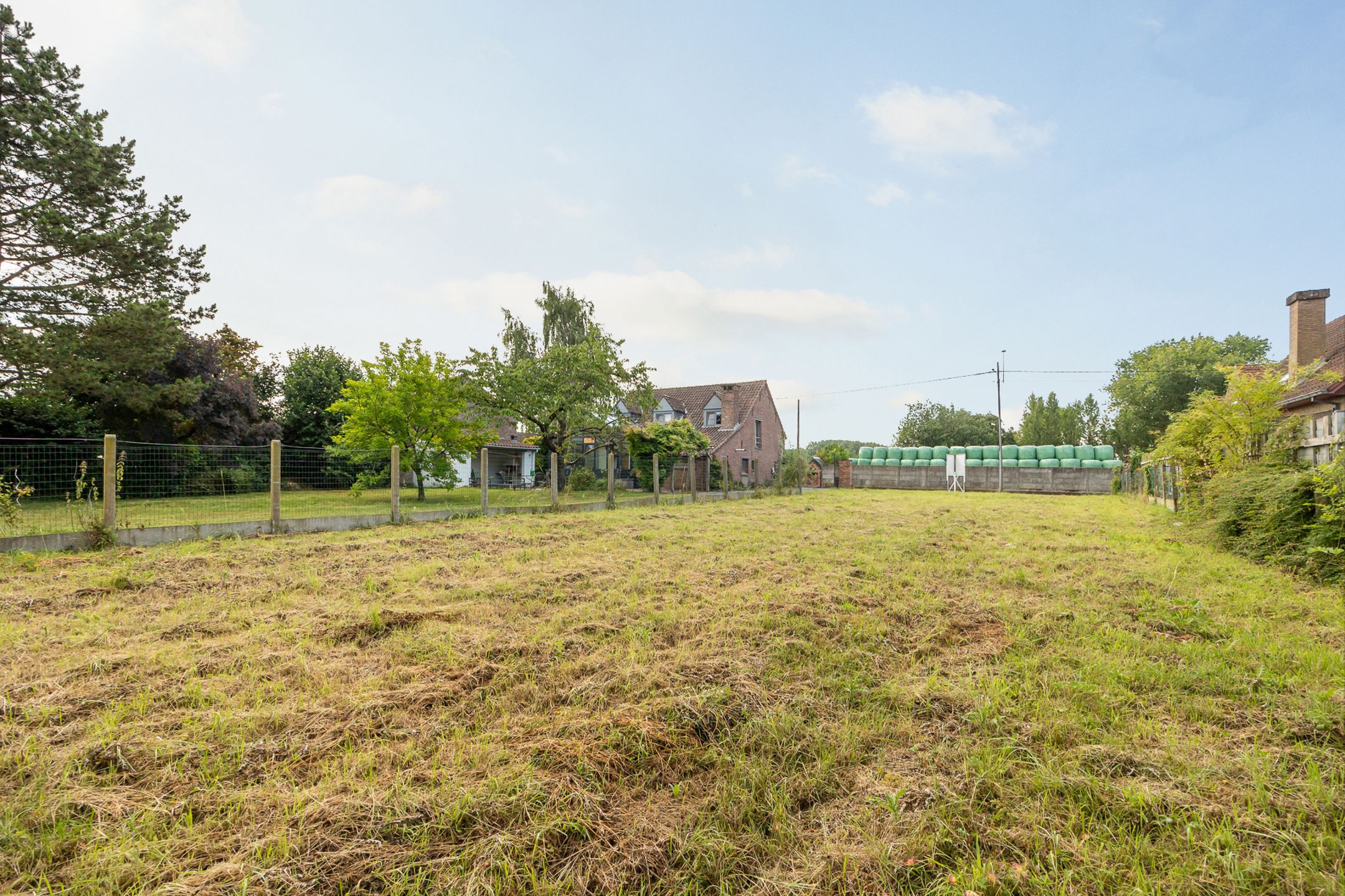 Bouwgrond van 620m² in rustige straat foto 4