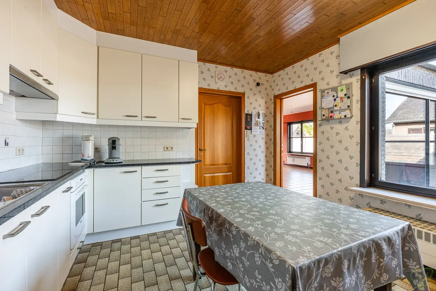 Charmant huis te koop op een gunsitge locatie in Oosteeklo - Perfect voor wie op zoek is naar een nieuwe thuis in alle rust! foto 8