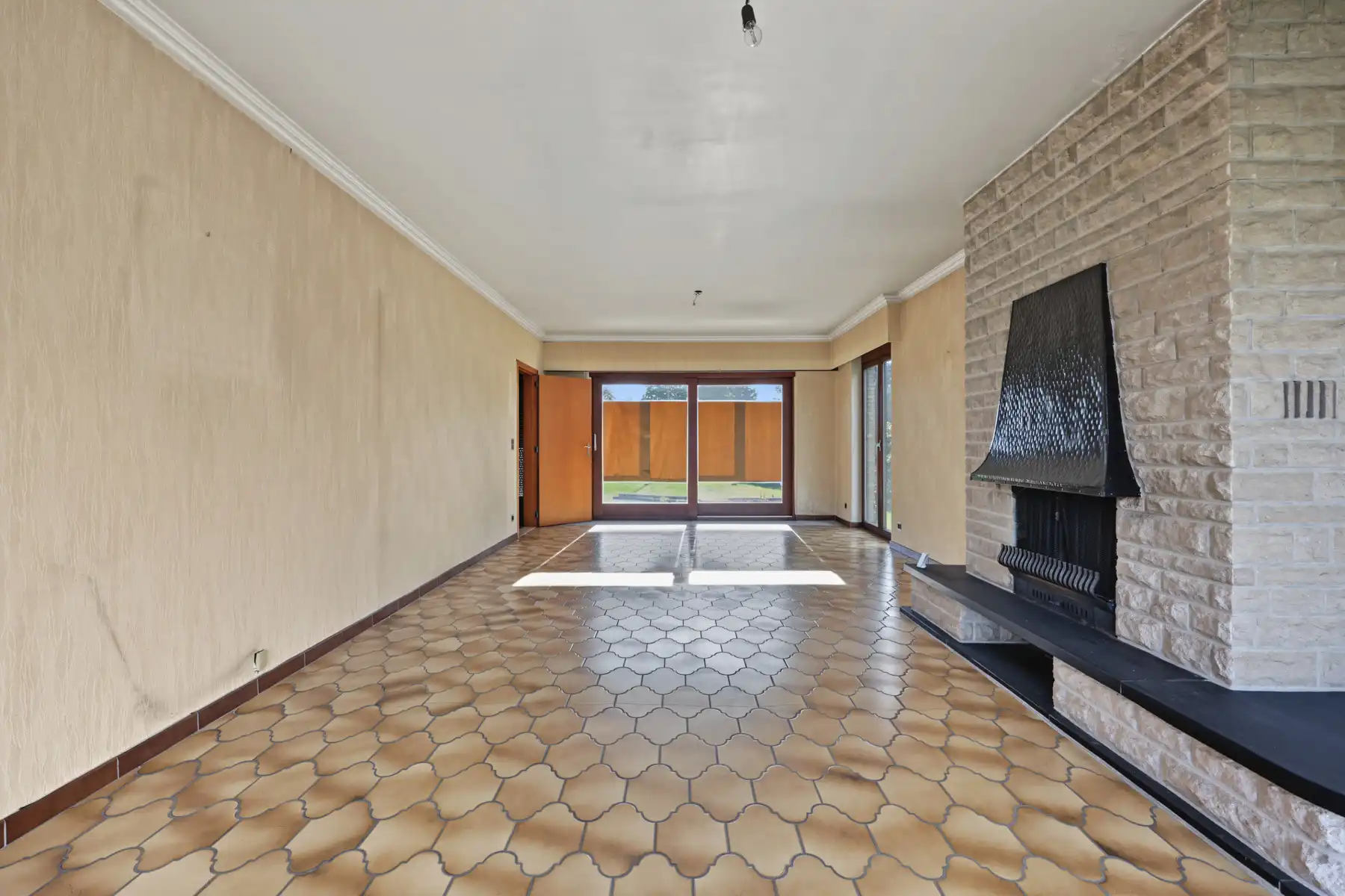 Te renoveren laagbouwwoning op een zonrijk perceel van ca 1.063m² op wandelafstand van het centrum van Rijkevorsel. foto 5