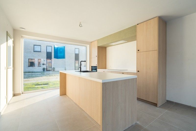 Instapklare nieuwbouwwoning met zonnige tuin te Roeselare foto 6