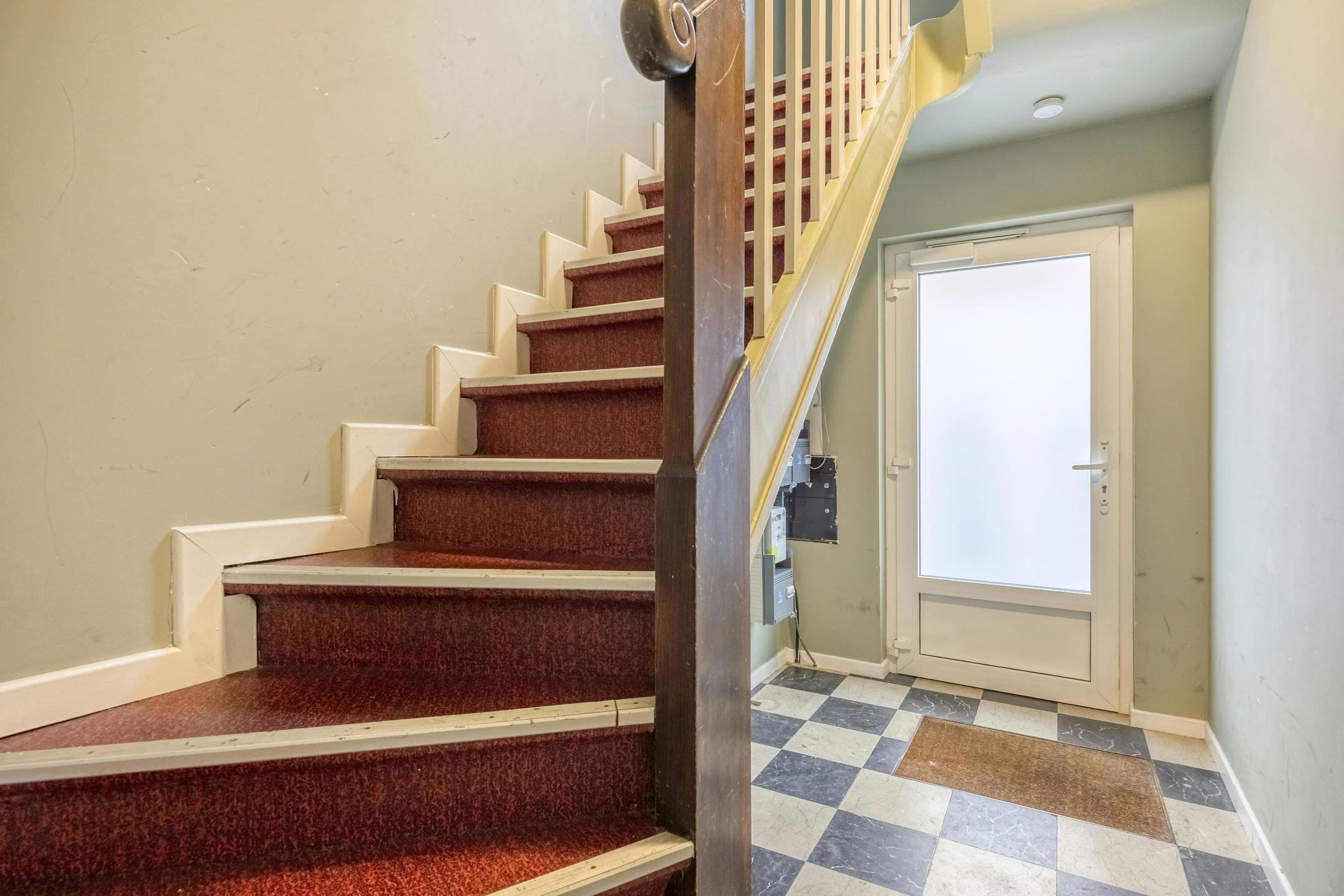 Opbrengsteigendom te koop in centrum van Eeklo foto 4