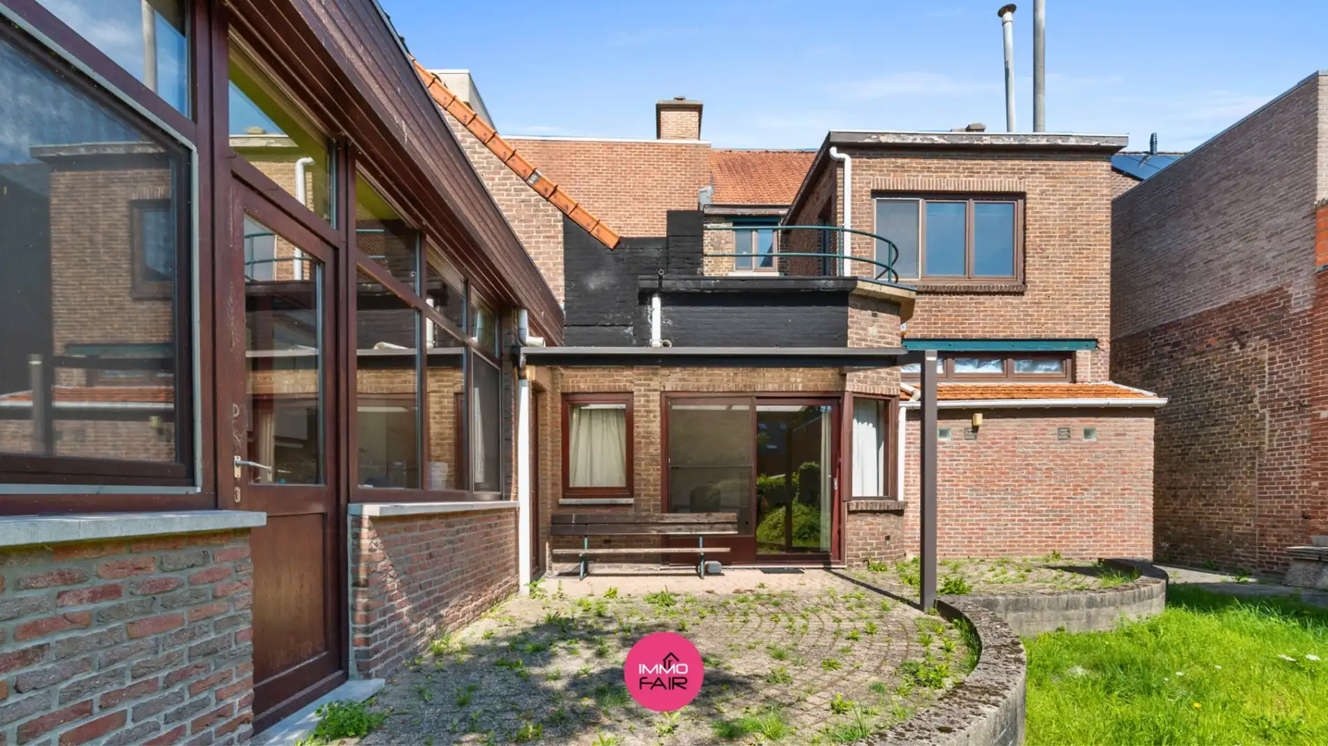 Polyvalent handelspand met duplexappartement in hartje Lanaken! foto 11