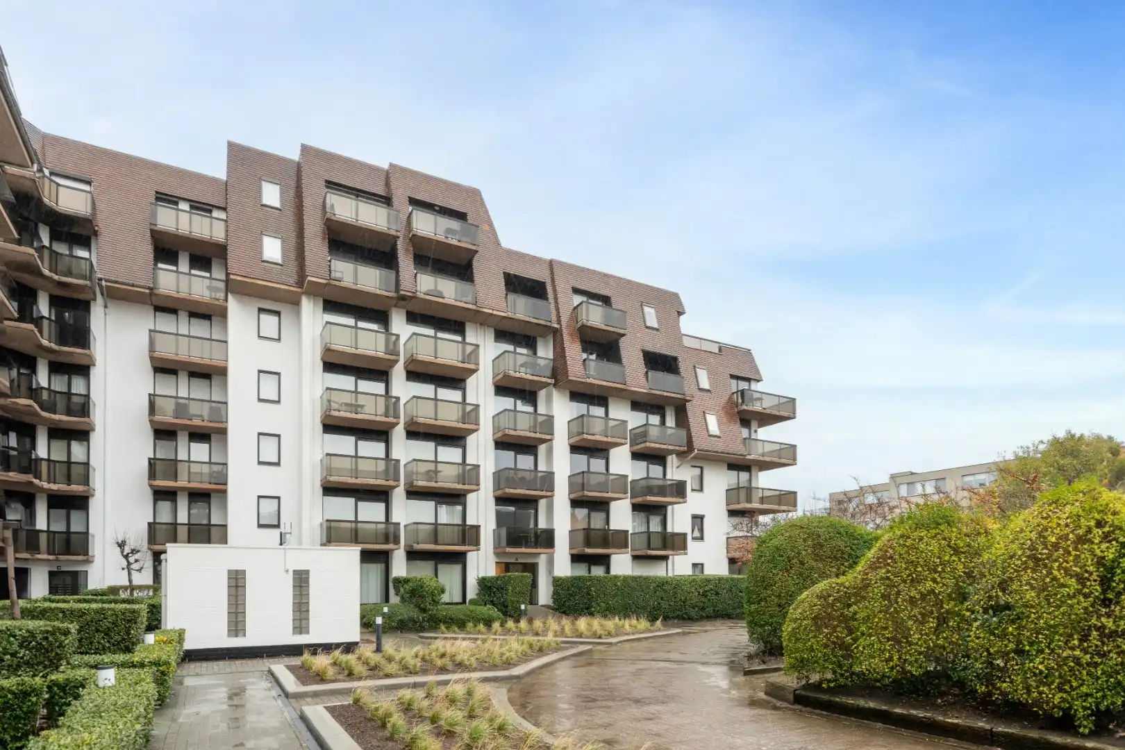 MODERN GEMEUBELDE STUDIO MET SLAAPHOEK TE KOOP  OP WANDELAFSTAND VAN ZEE foto 7