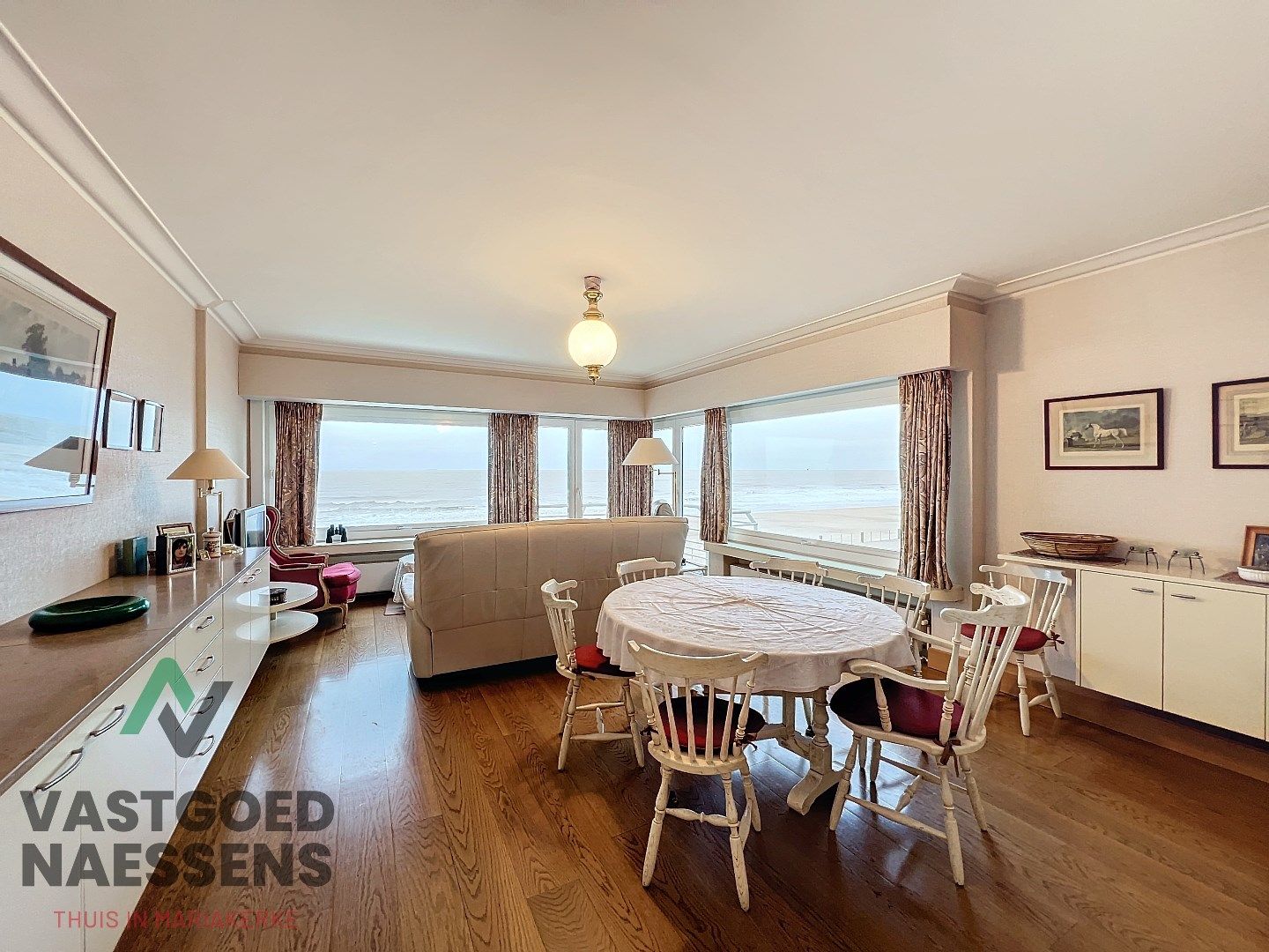 Instapklaar hoek-appartement met 3 SLPK en zicht op zee foto {{pictureIndex}}