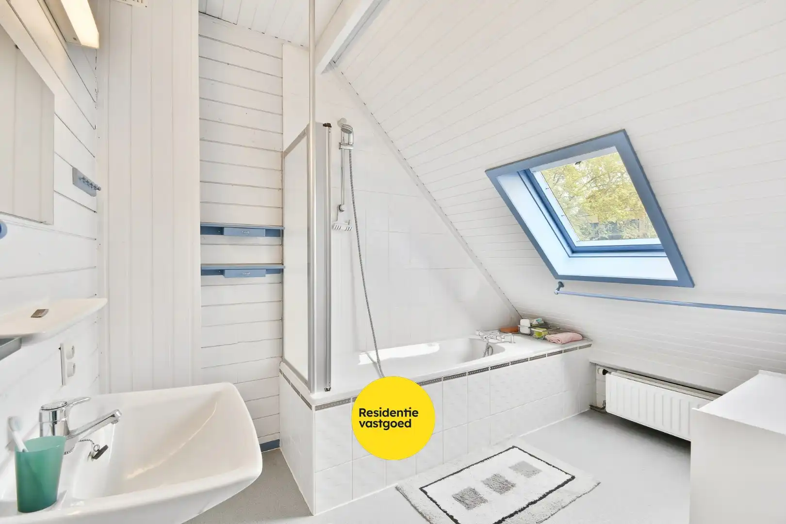 Instapklare woning met 4 slaapkamers, garage en carport foto 18