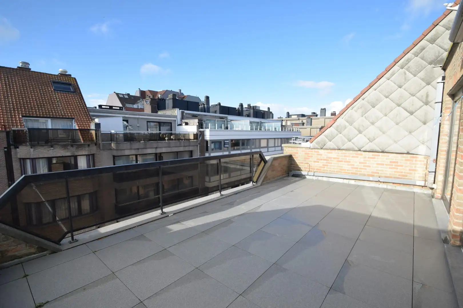 Prachtig penthouse appartement gelegen nabij de Zeedijk, de winkels en het Van Bunnenplein. foto 19