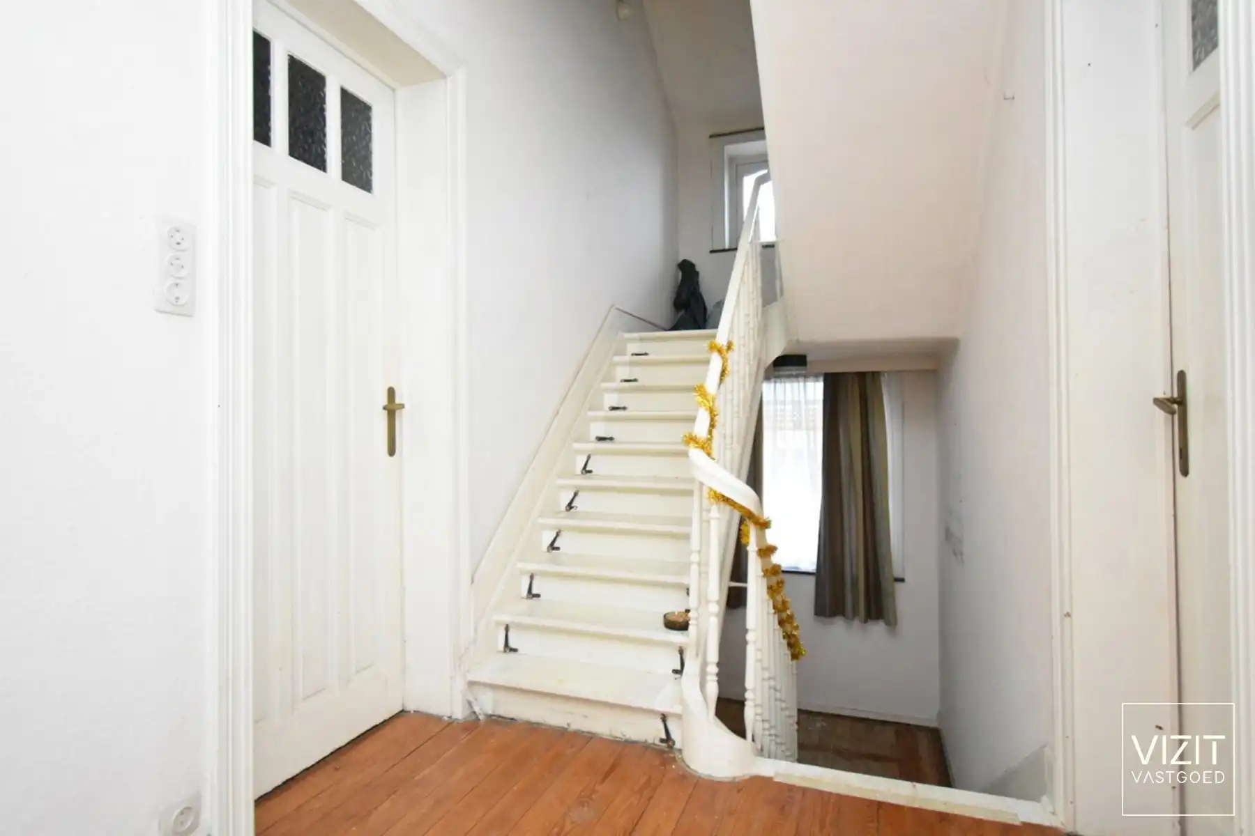 Te renoveren kasteelvilla met uitzonderlijk potentieel in Idegem foto 5