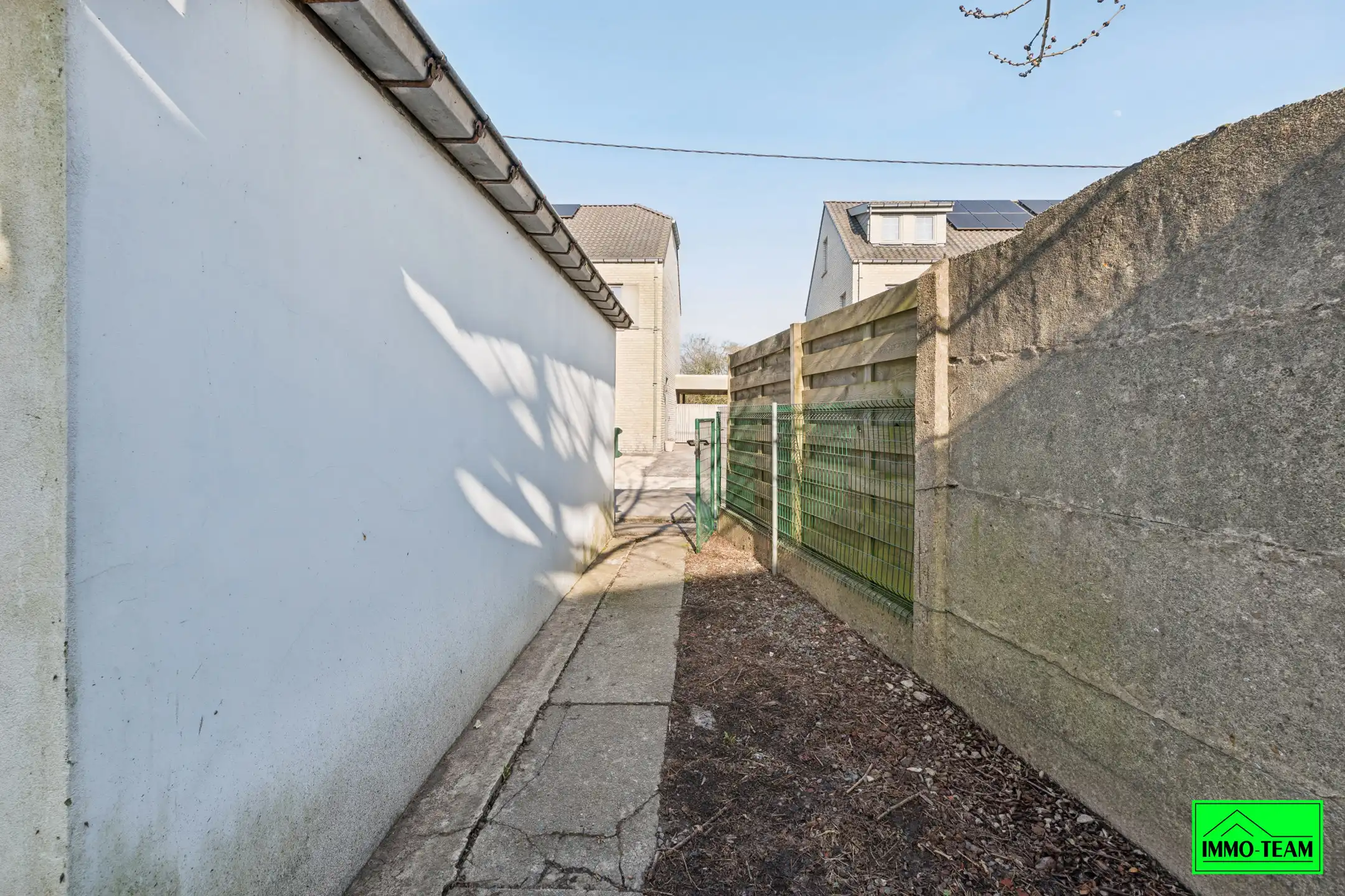 Te renoveren woning in rustige straat in Asse foto 19