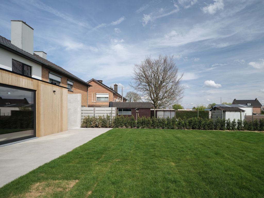 Hoogwaardig gerenoveerde gezinswoning met 4 slaapkamers en landelijke zichten – nabij station Hansbeke foto 9