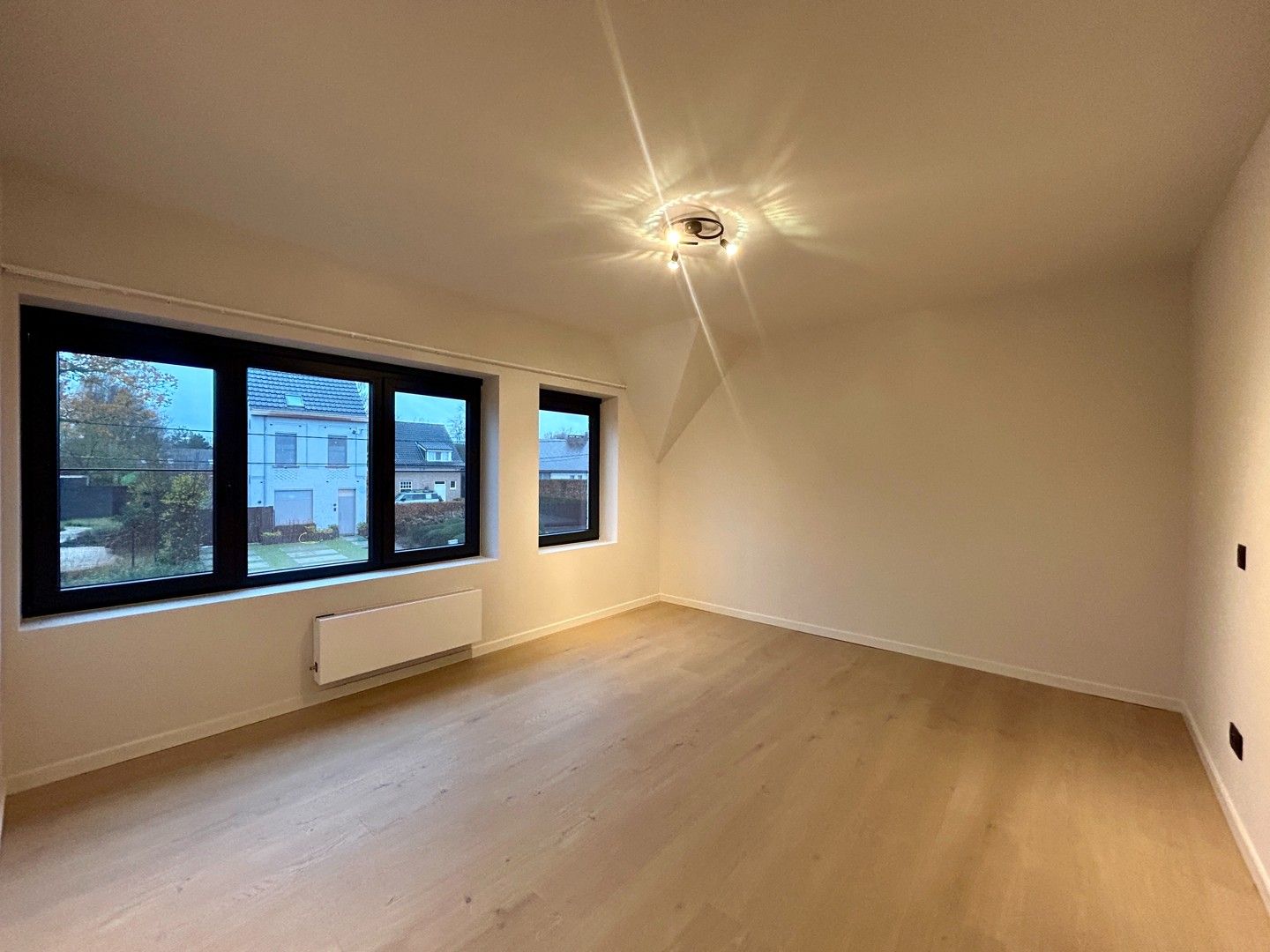 Prachtig gerenoveerde HOB met 3 slaapkamers te Rumbeke! foto 23