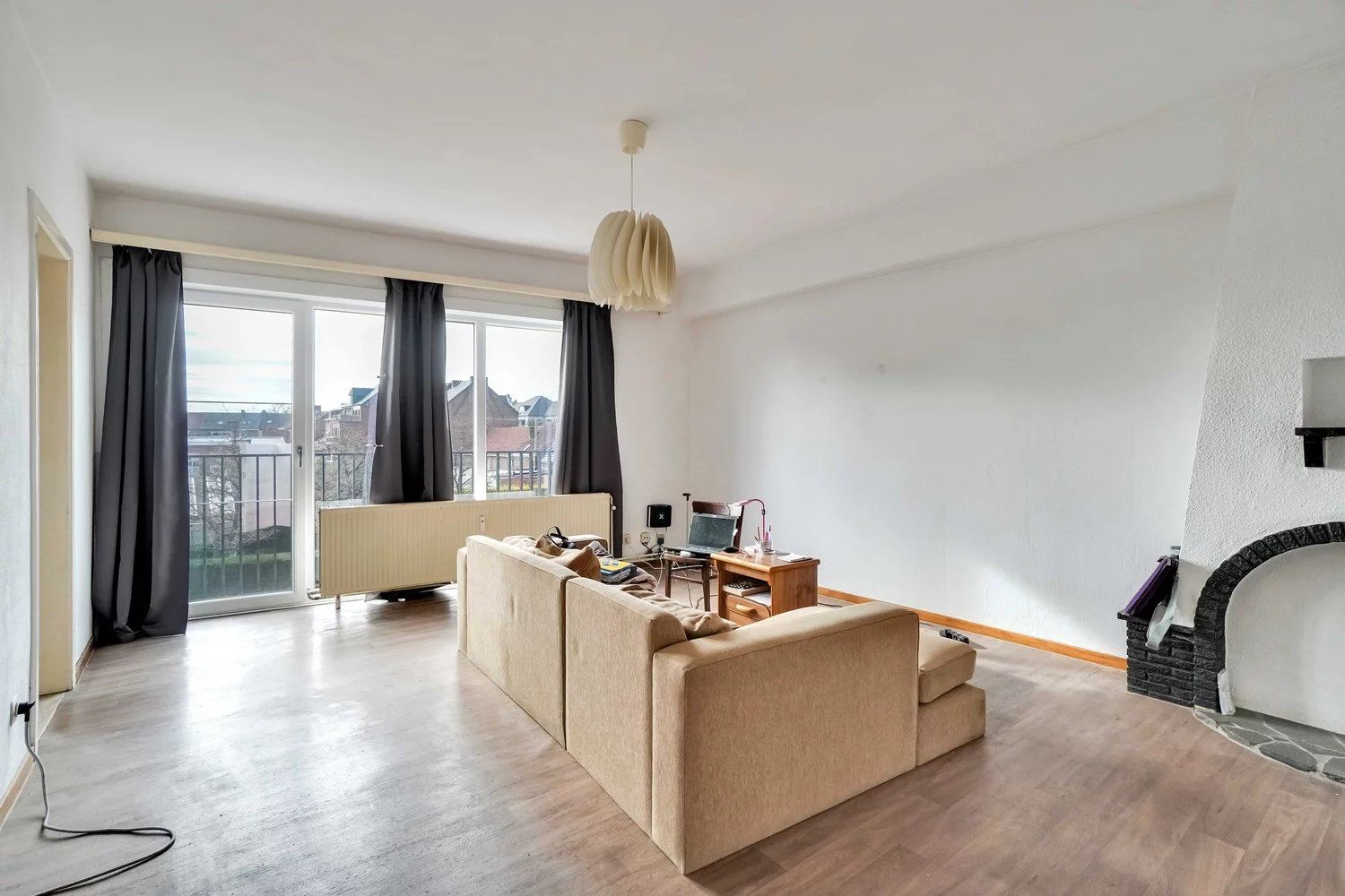 Ruim tweeslaapkamerappartement met renovatiepotentieel foto 4