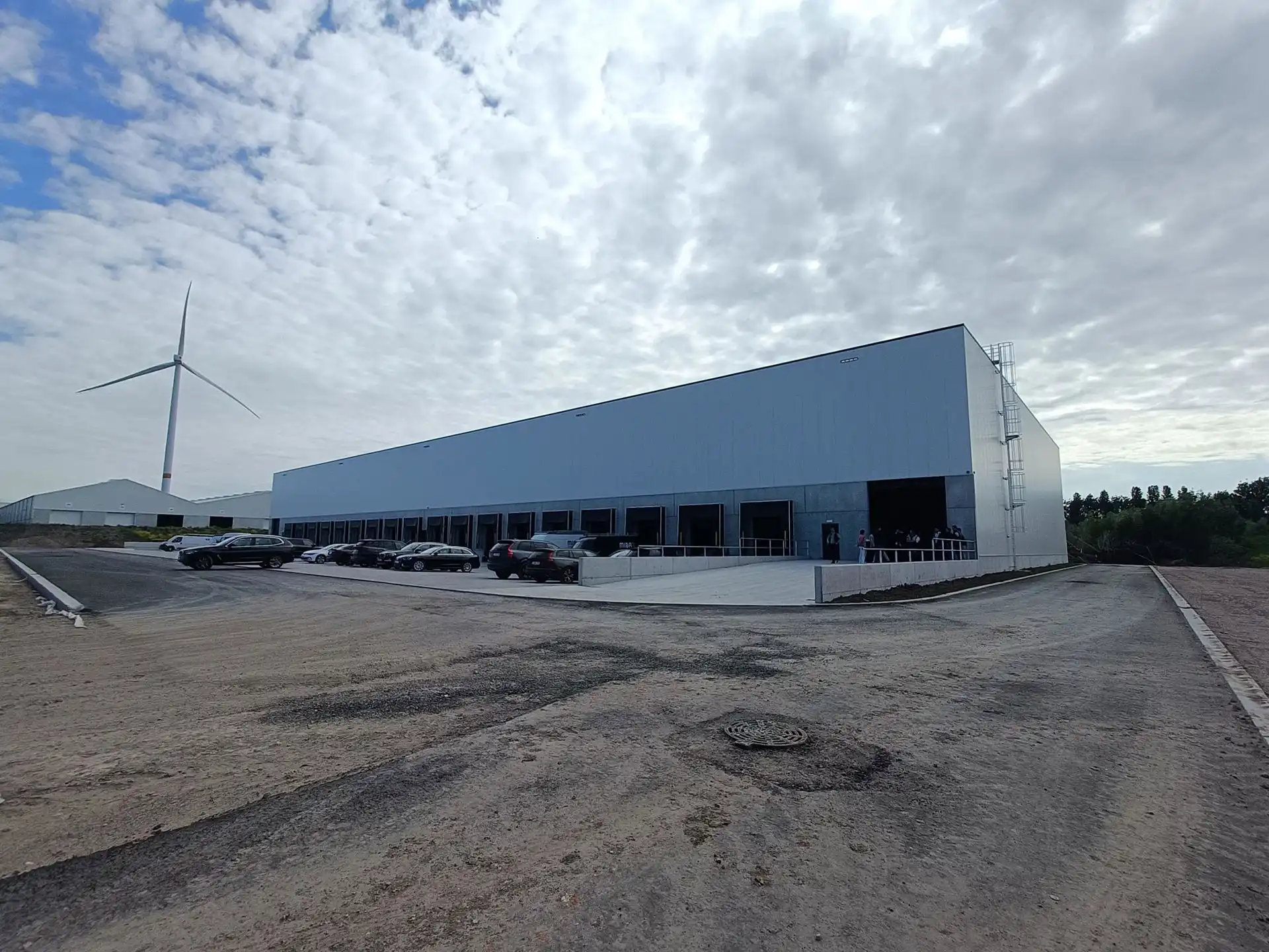 Logistieke nieuwbouw te Willebroek foto {{pictureIndex}}