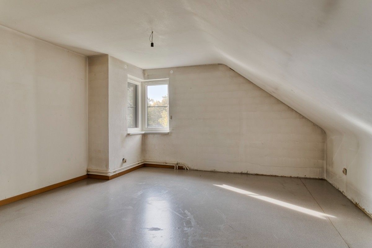 Ruime woning met praktijkruimte te Lendelede foto 11