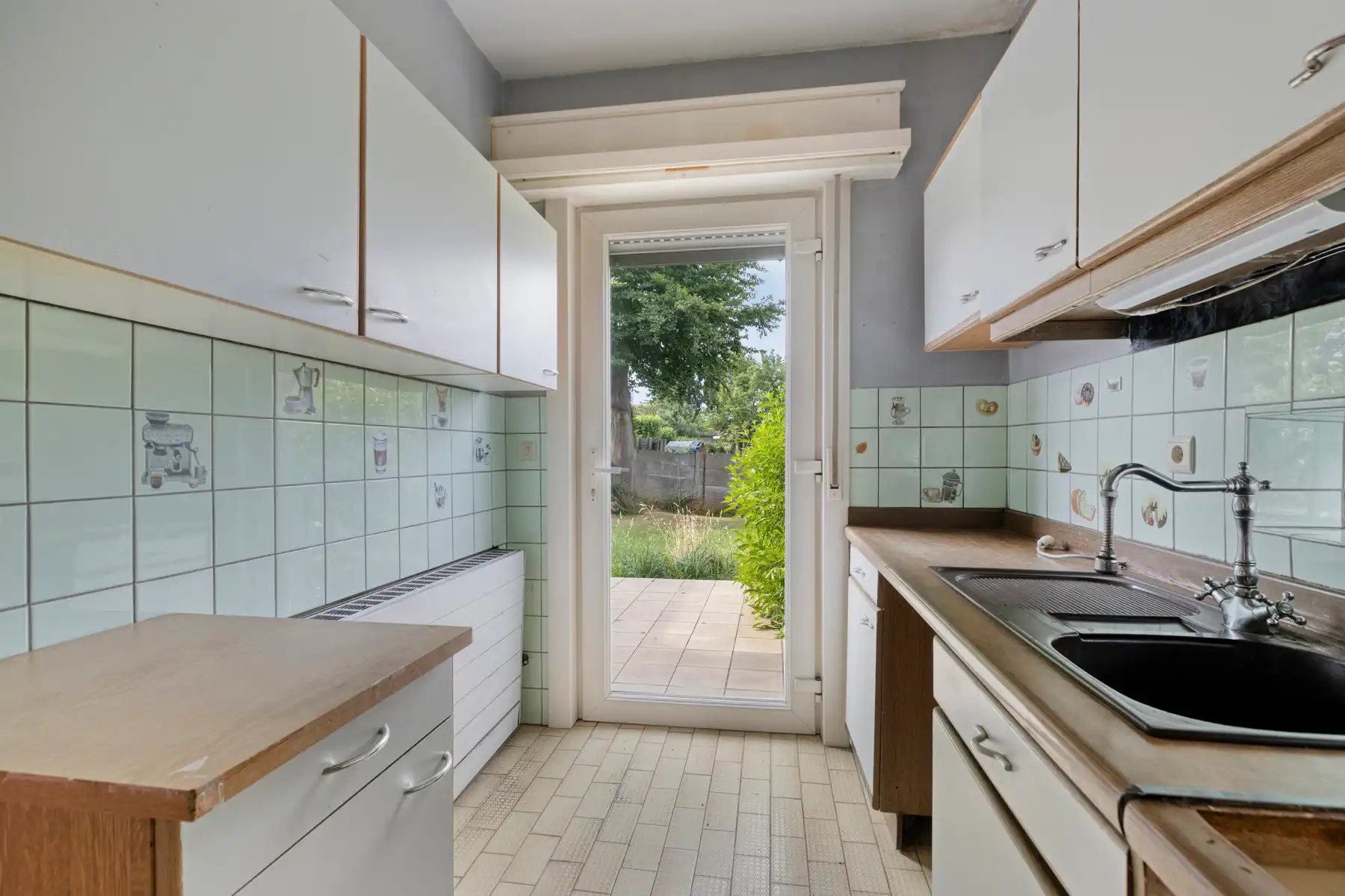 Ruime familiewoning (HOB) met garage en tuin! foto 9
