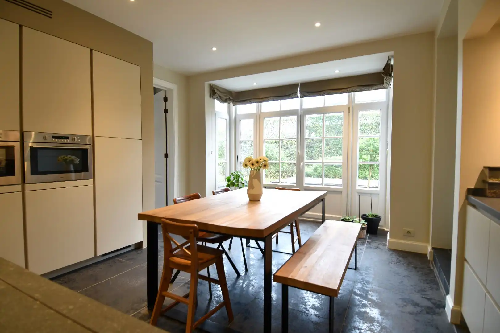 Charmante, gezinswoning in landelijke stijl met 5 slaapkamers, garage en zonnige tuin te koop in Bellegem foto 11