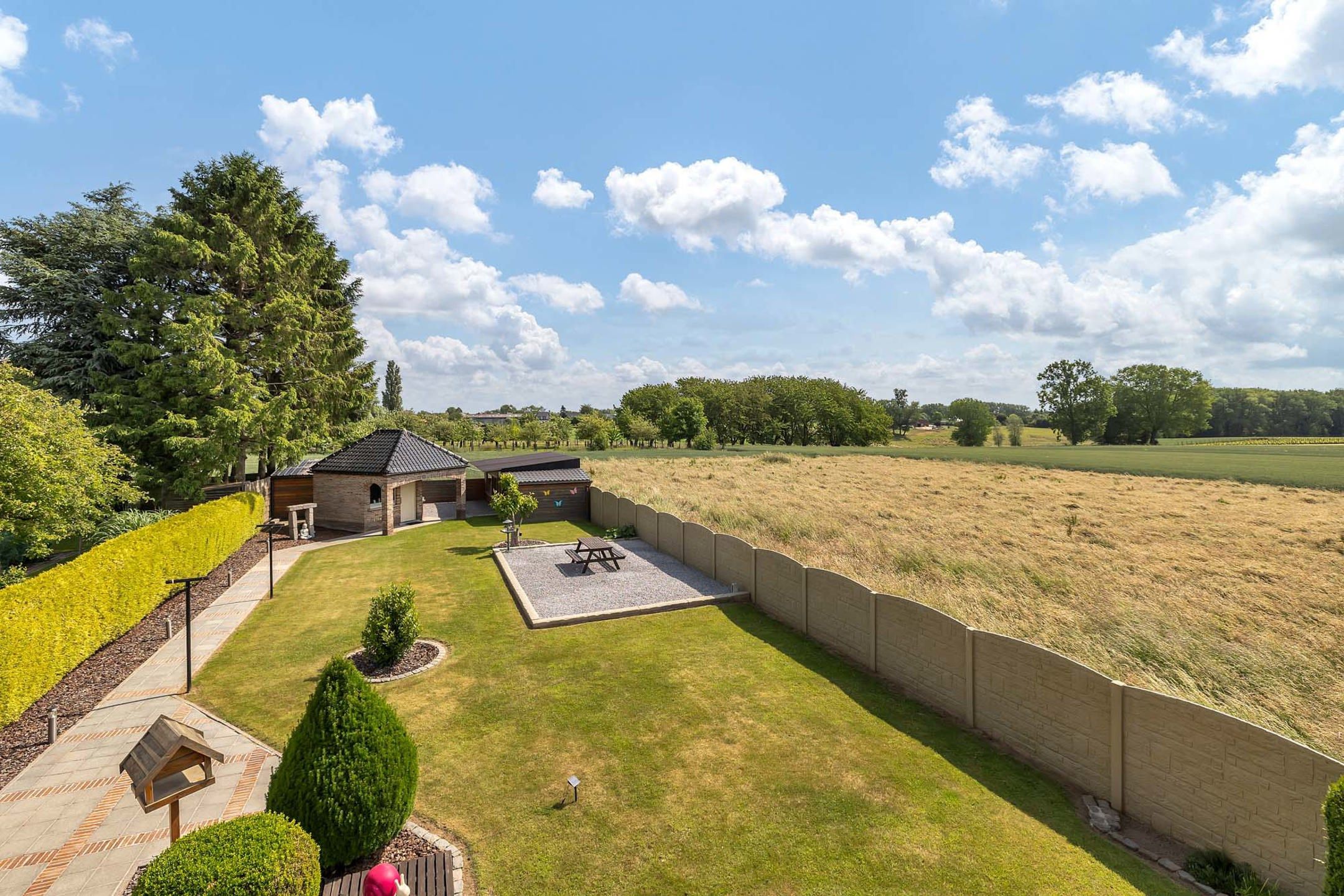 Ruime, prachtig gelegen woning met diverse mogelijkheden foto 26