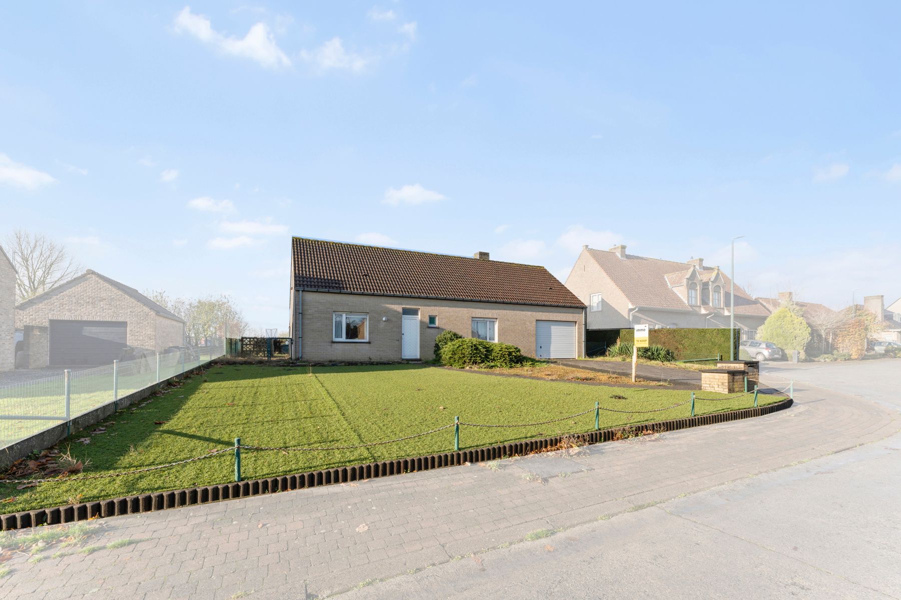 Bungalow met potentieel in centrum Torhout foto 13