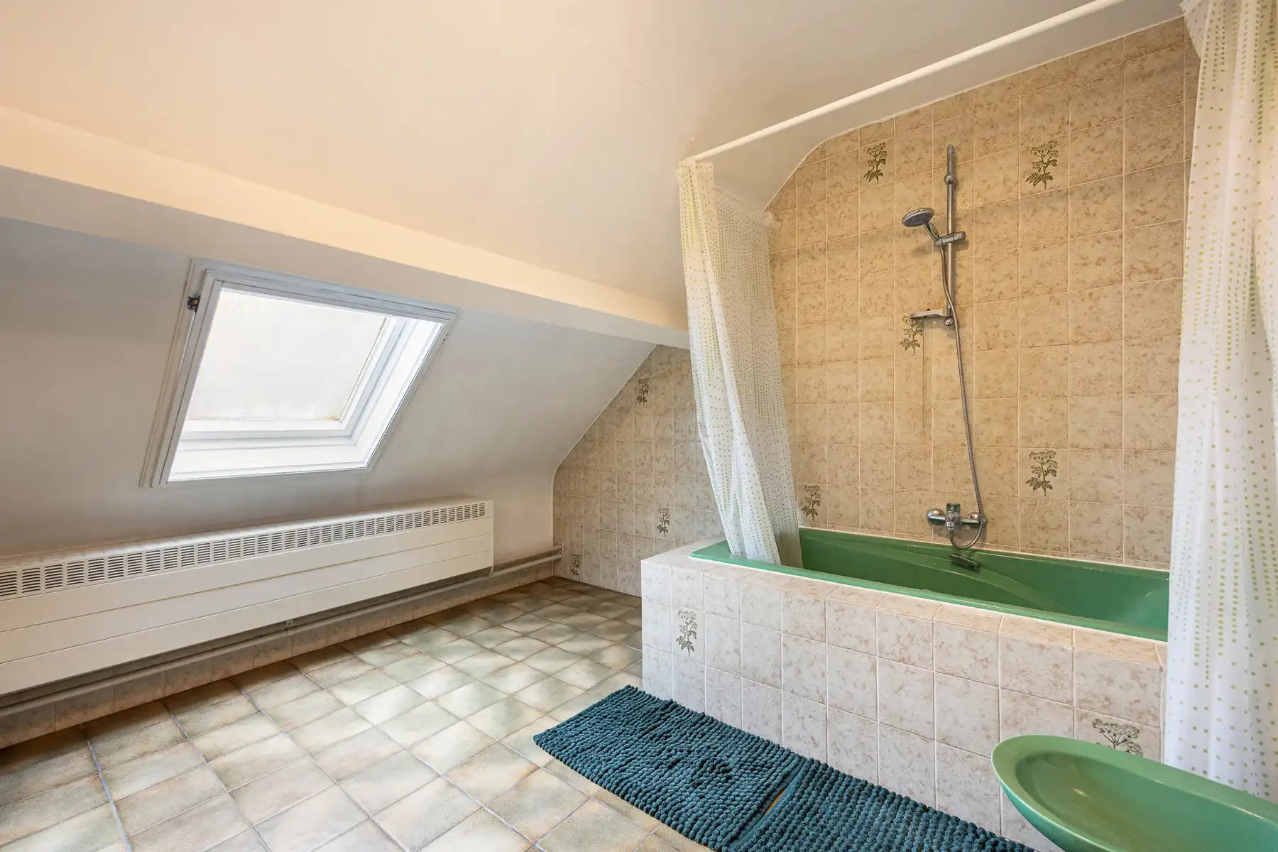 Verrassend ruime woning met 6 slaapkamers en 2 badkamers foto 25