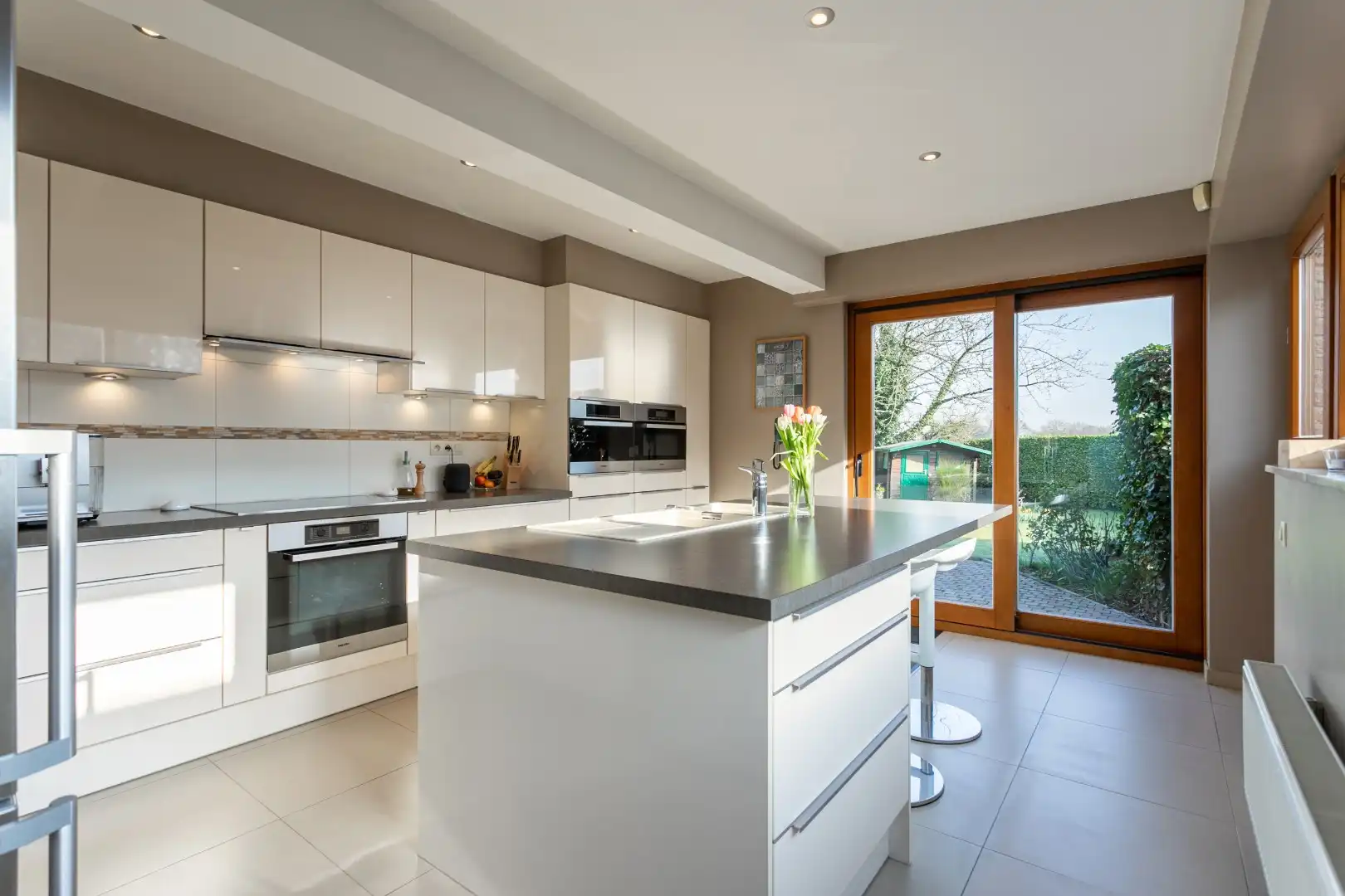 Instapklare gezinswoning met 5 slaapkamers, 2 badkamers en EPC B op topligging in Wezembeek-Oppem foto 8