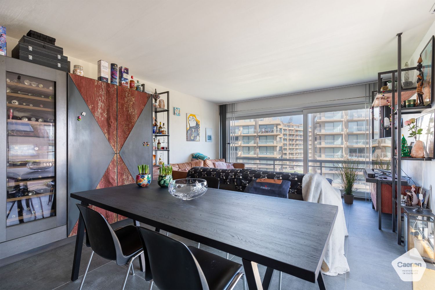 Gerenoveerd hoekappartement met 3 slaapkamers en mooi uitzicht foto 2