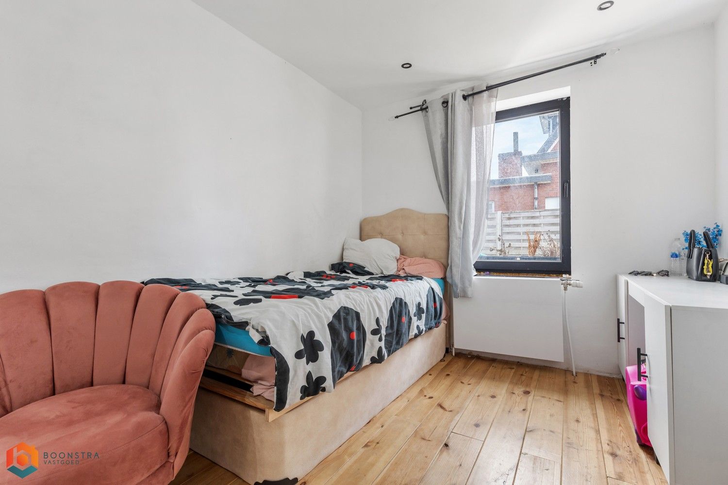 Woning met 4 slpkrs en garage op perceel van 1401 m² foto 19