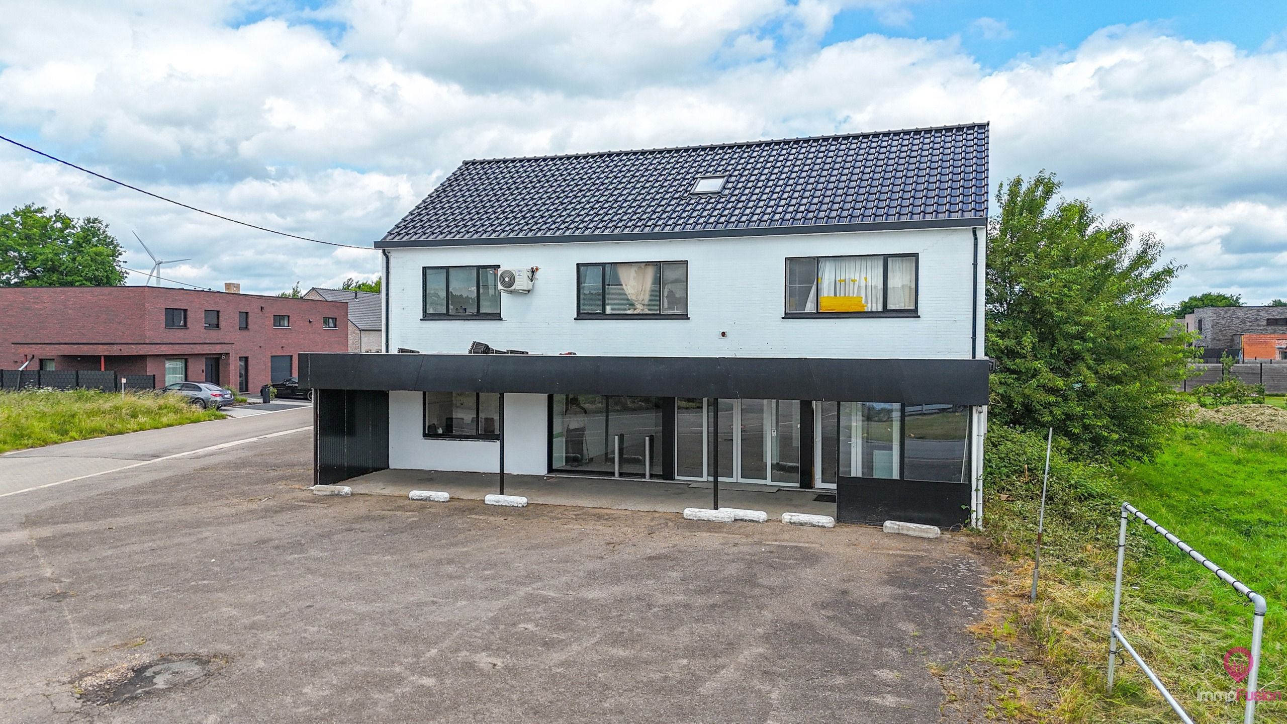 Handelspand met 2 studio’s op toplocatie in Heusden-Zolder! foto 6