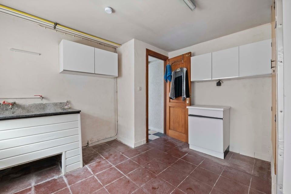 HALFOPEN BEBOUWING MET GARAGE EN GROTE TUIN IN TONGEREN foto 12