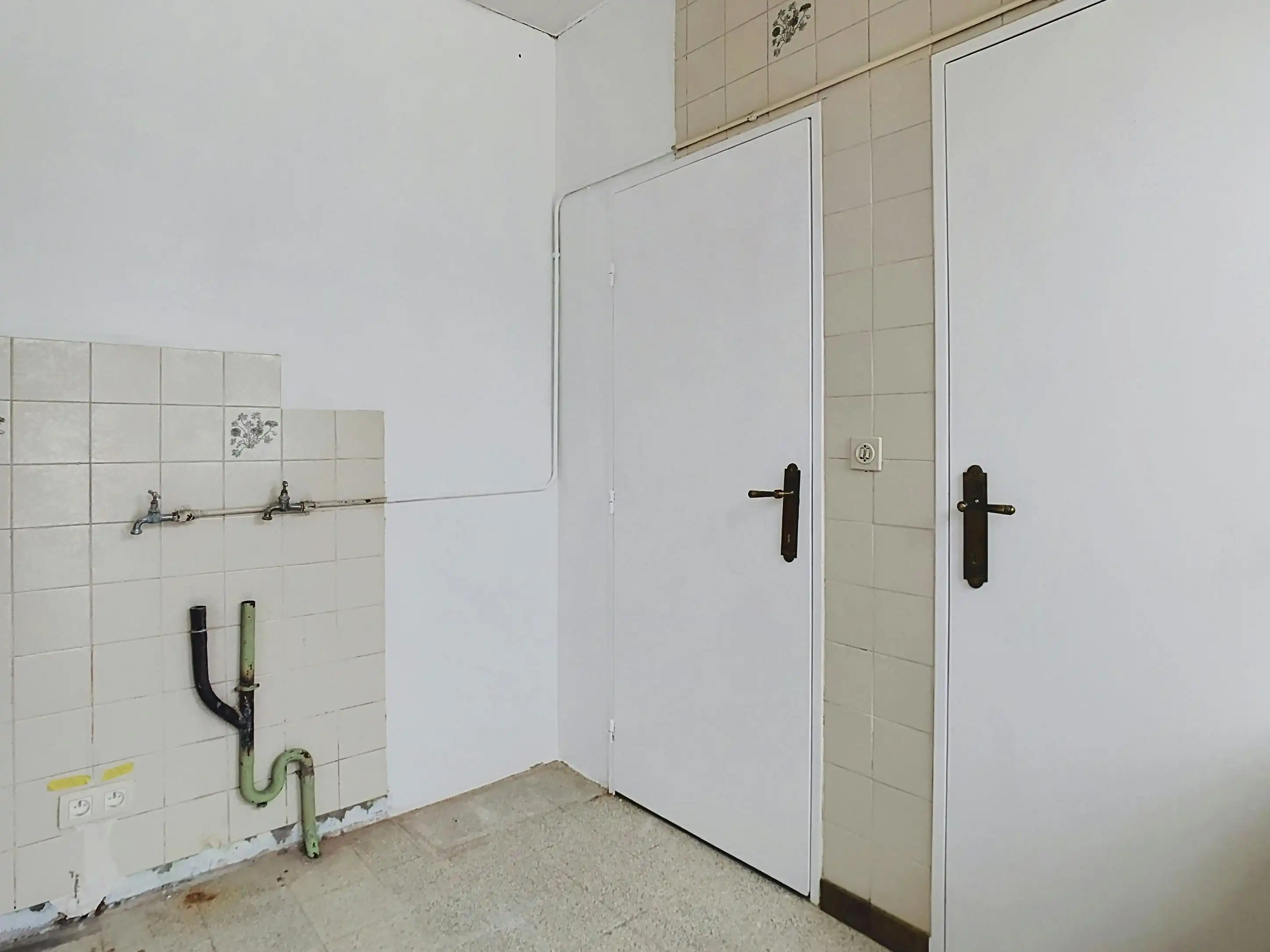 Ruime halfopen bebouwing met tuin en garage te koop in bazel foto 12