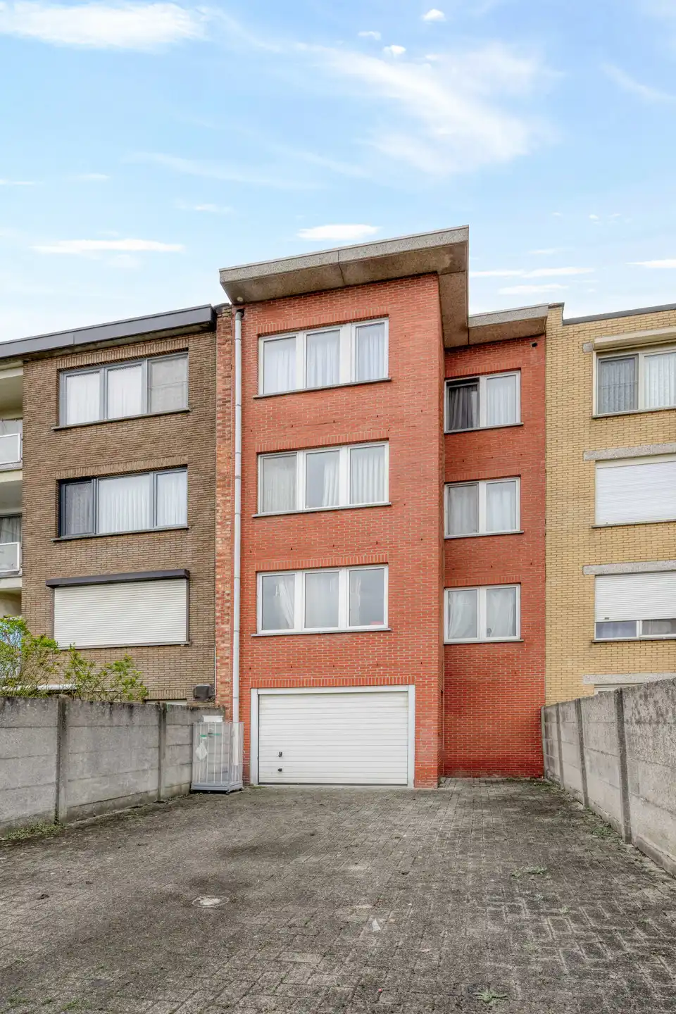 Opbrengsteigendom met 3 verhuurde appartementen nabij stad  foto 32