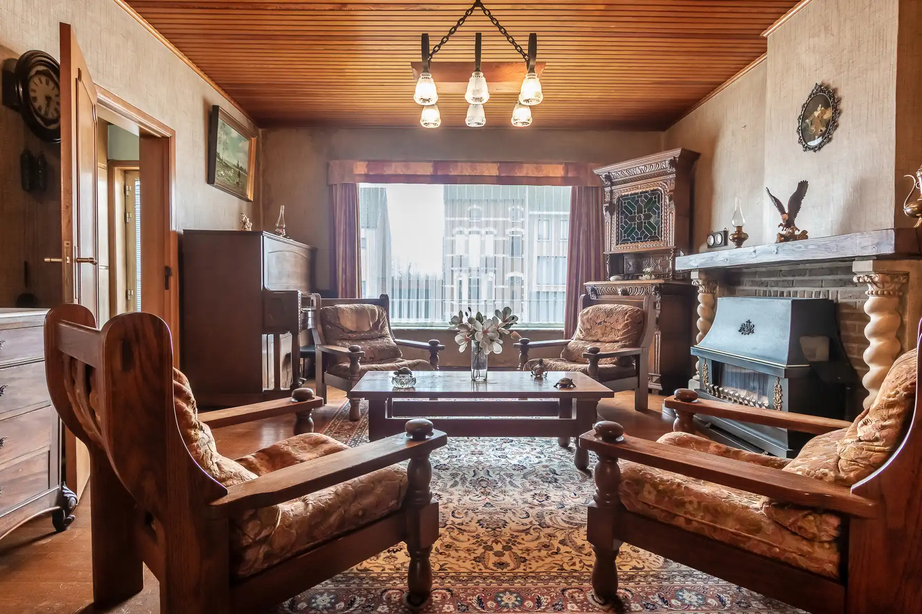 Ruime, te renoveren woning met veel potentieel nabij centrum foto 7